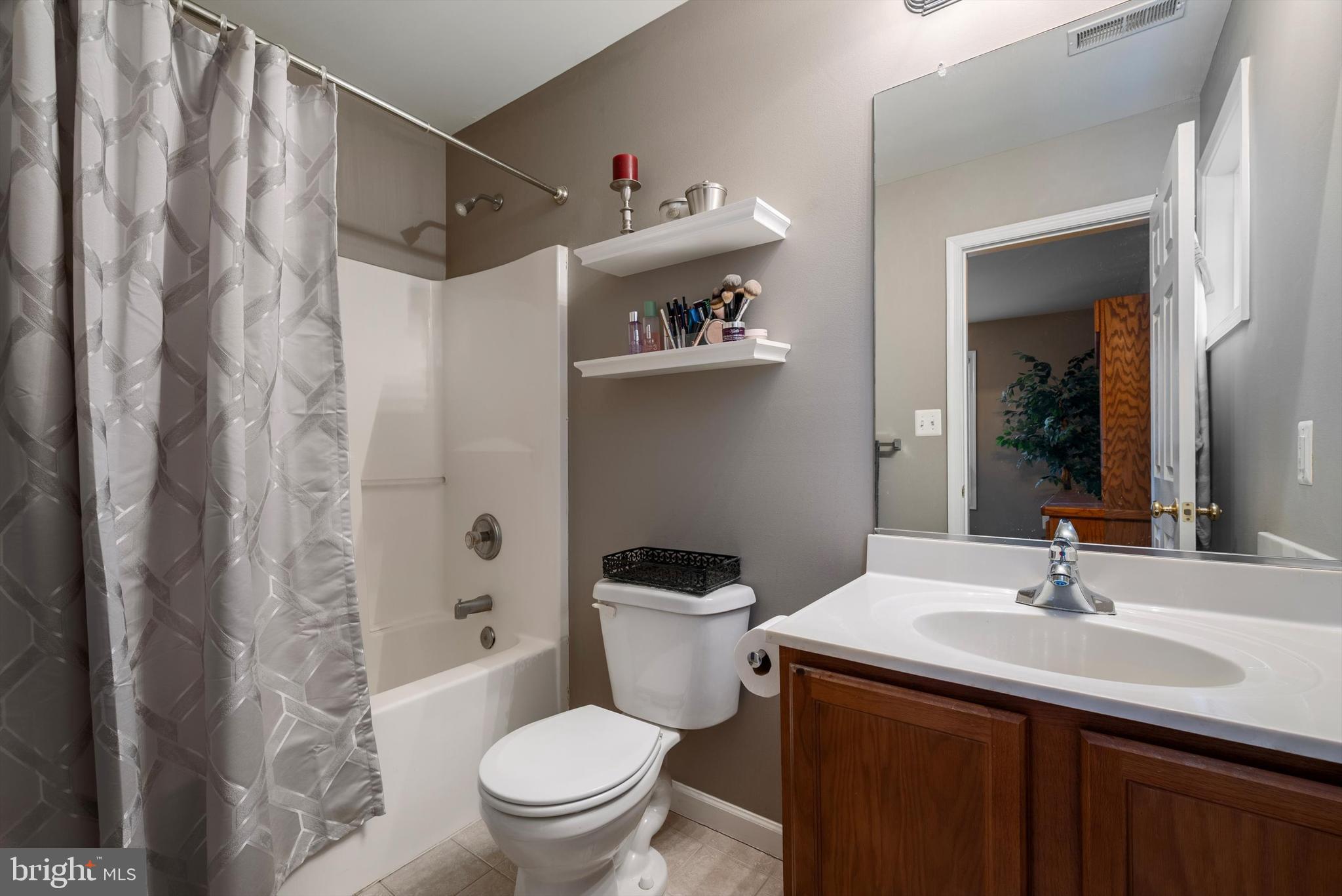 TOWNES AT EASTSIDE VILLG - Residential