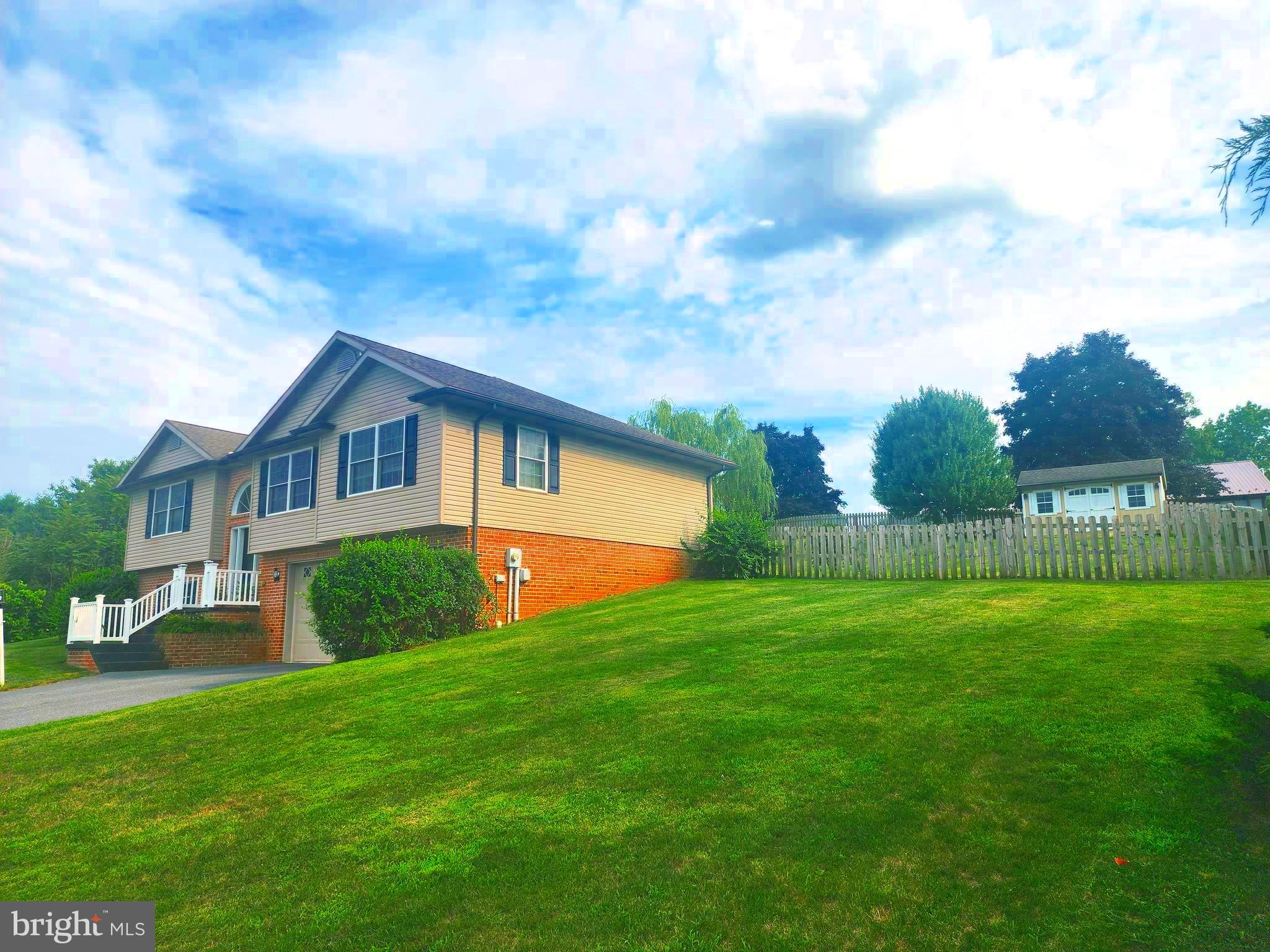 44 VERNON DRIVE