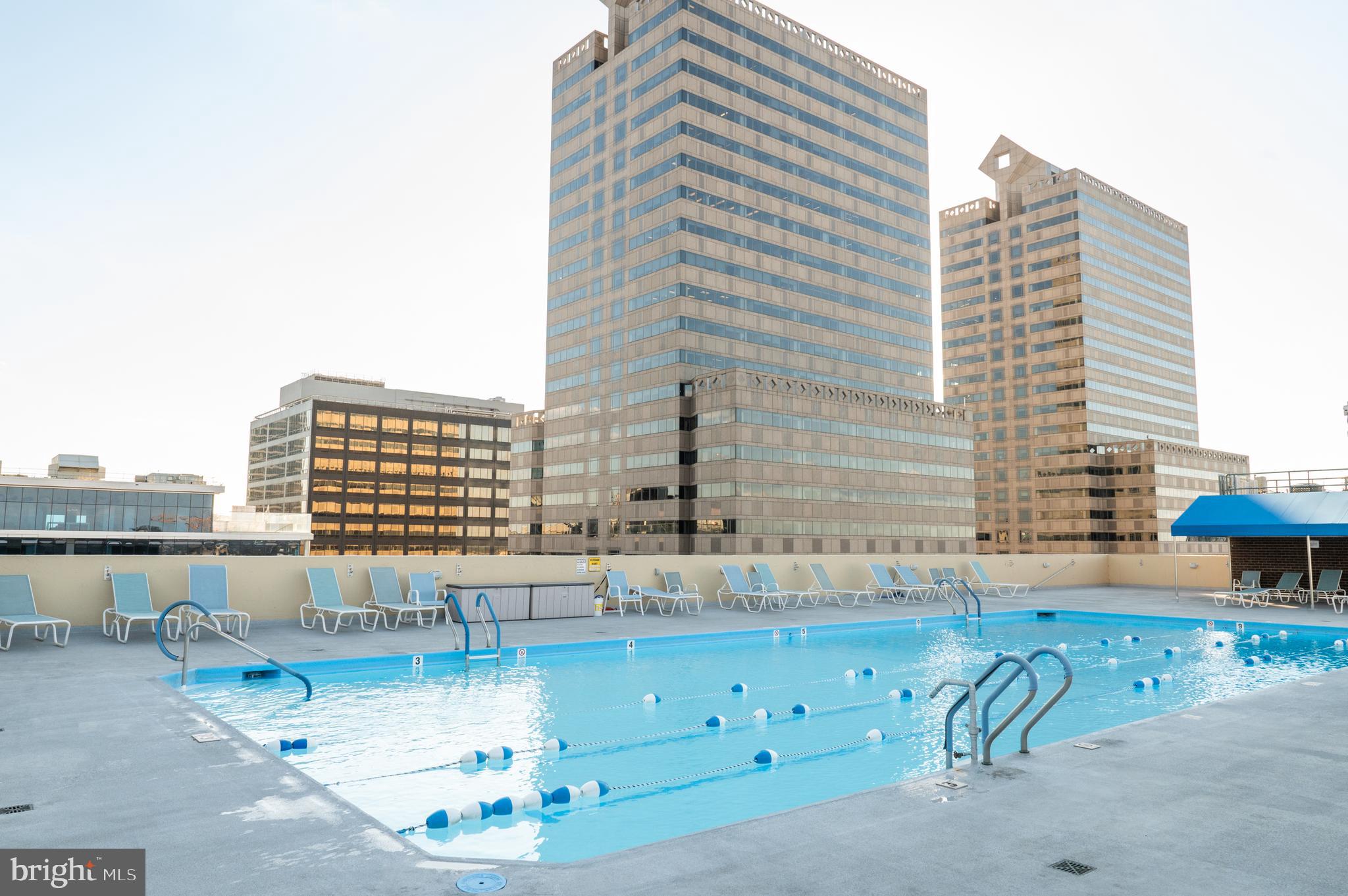 LOGAN SQUARE - Residential