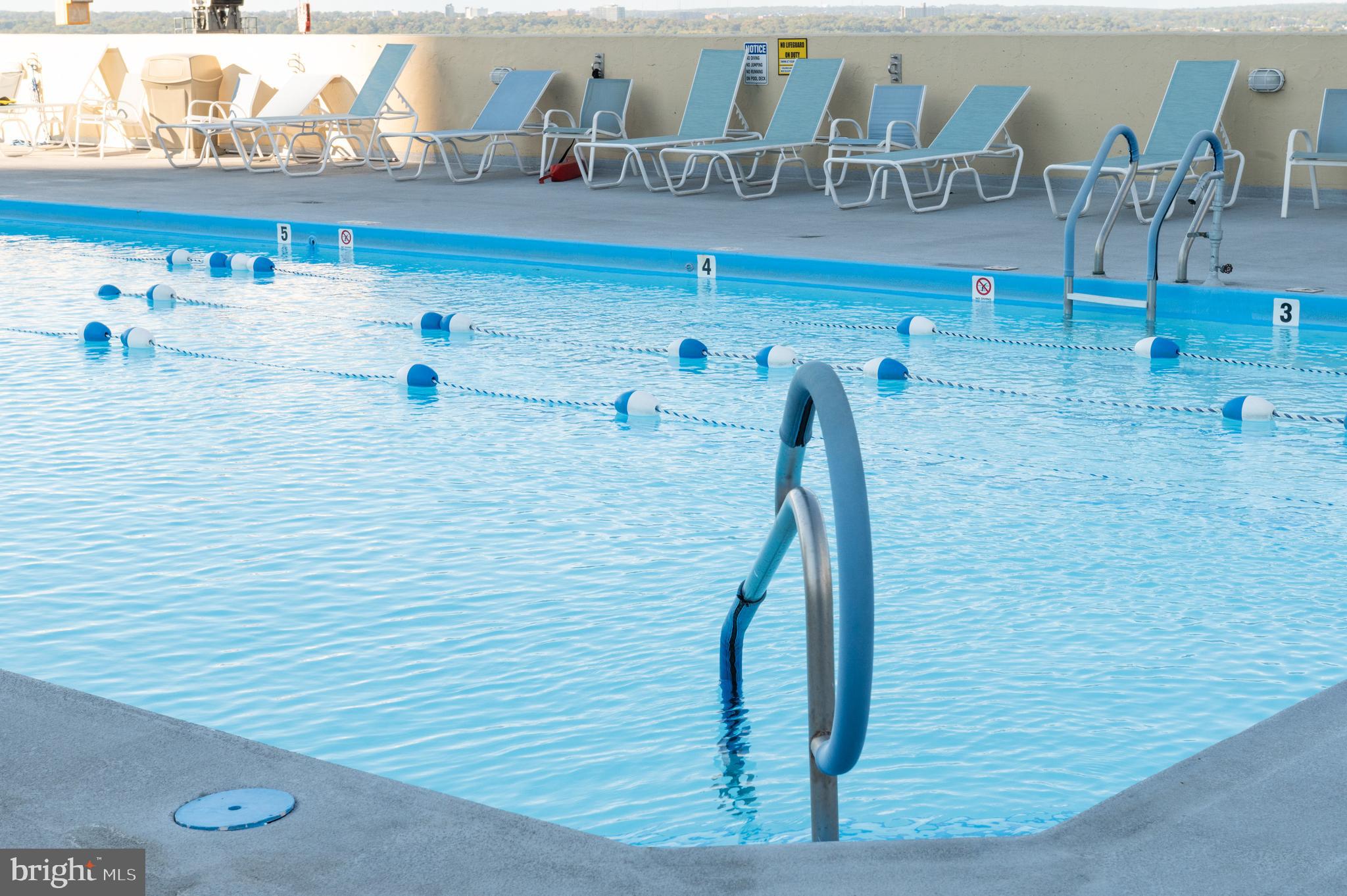 LOGAN SQUARE - Residential