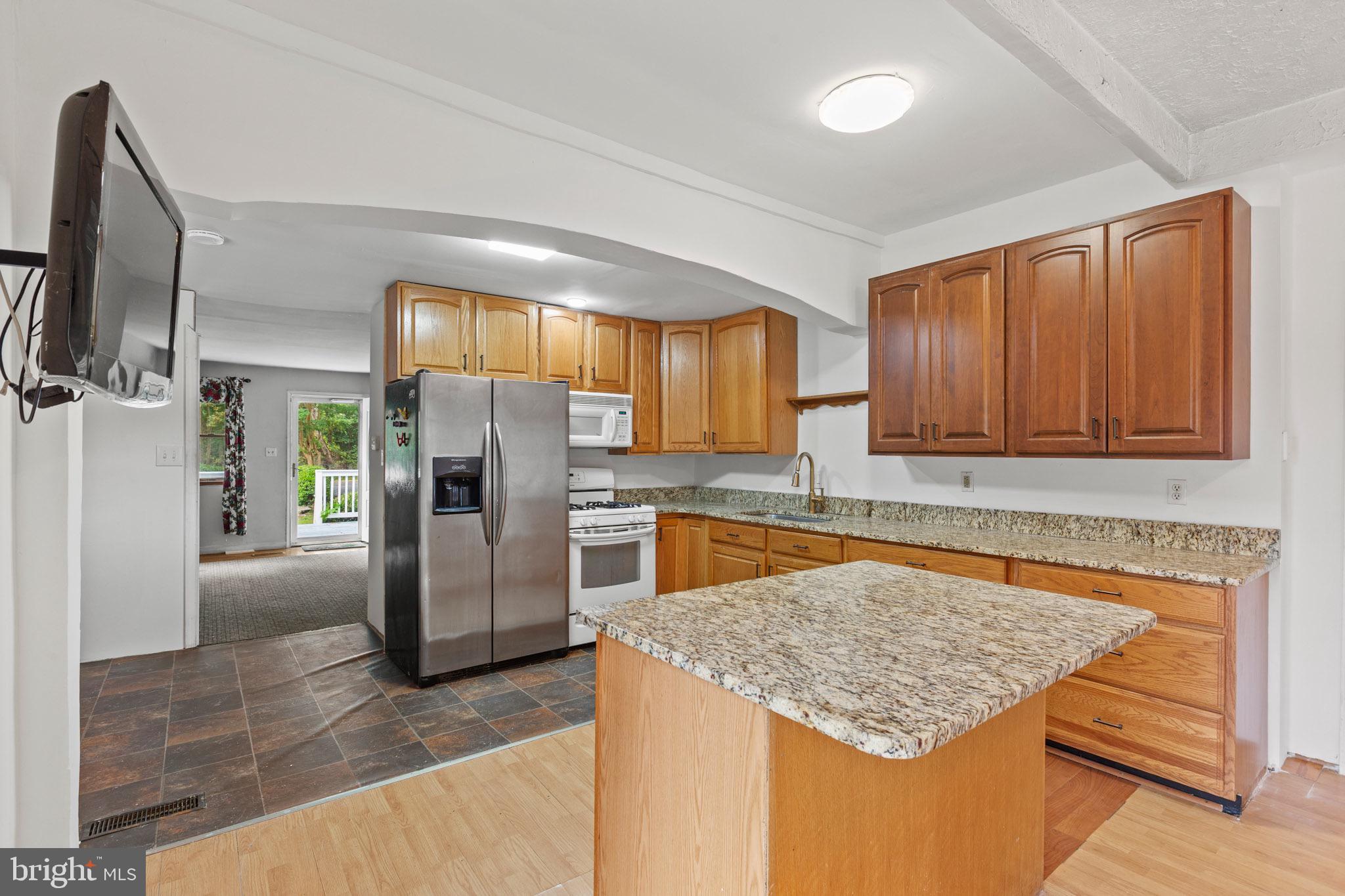 47938 JANET LANE