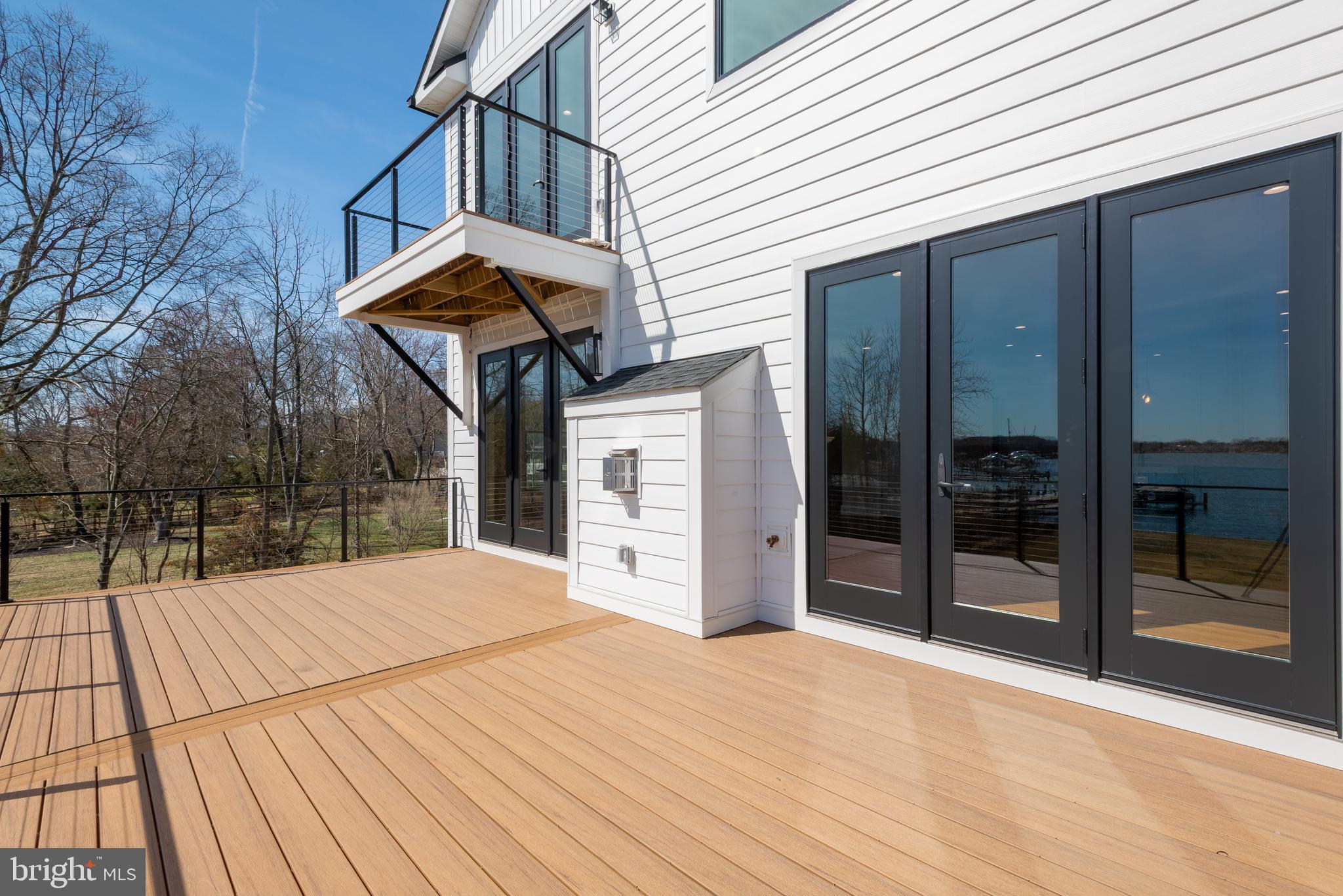 SELBY ON THE BAY - Residential