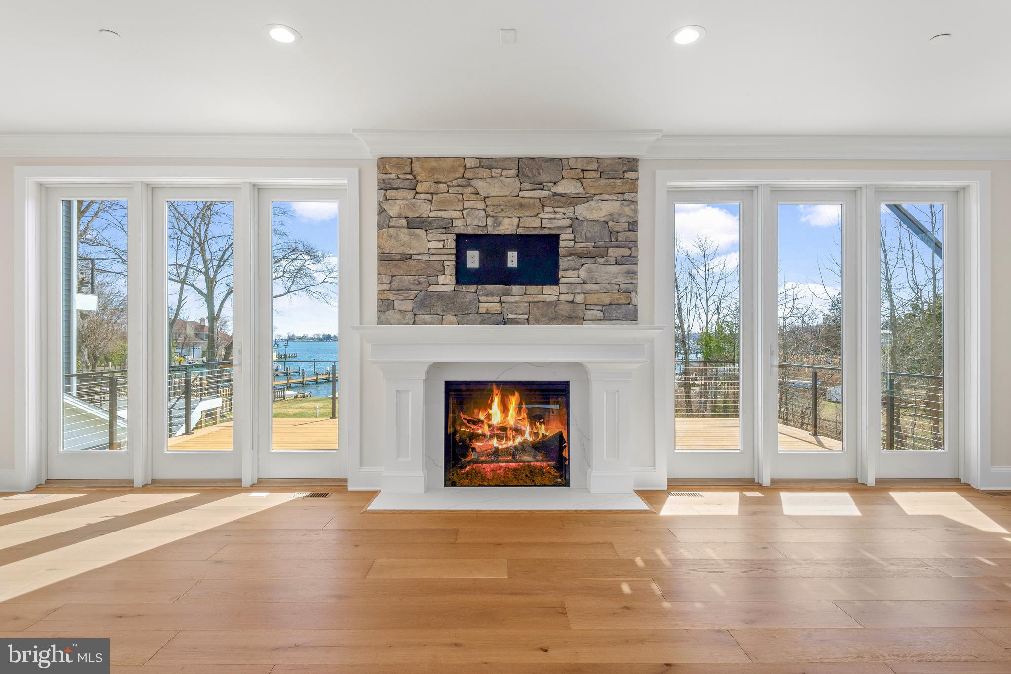 SELBY ON THE BAY - Residential