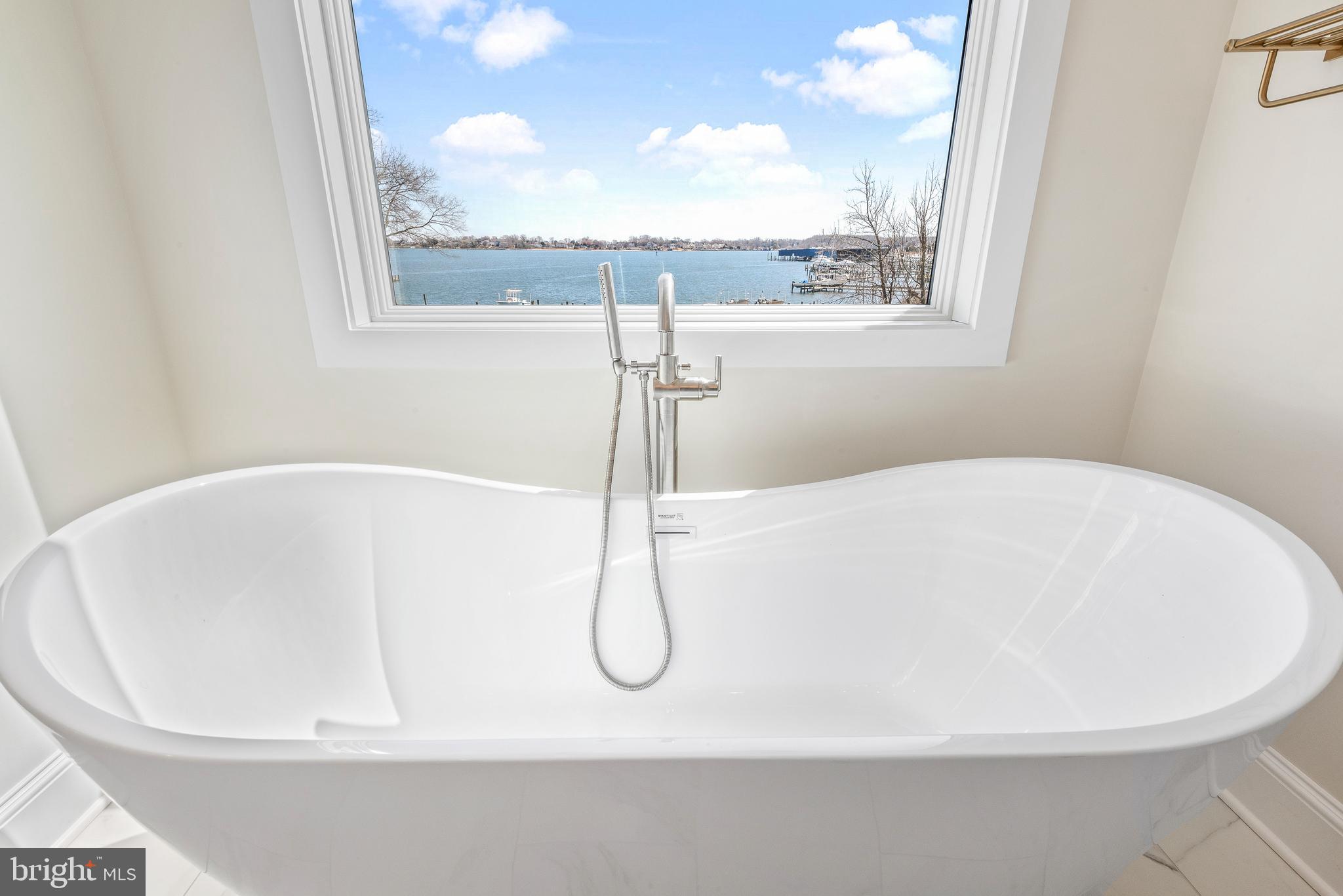 SELBY ON THE BAY - Residential