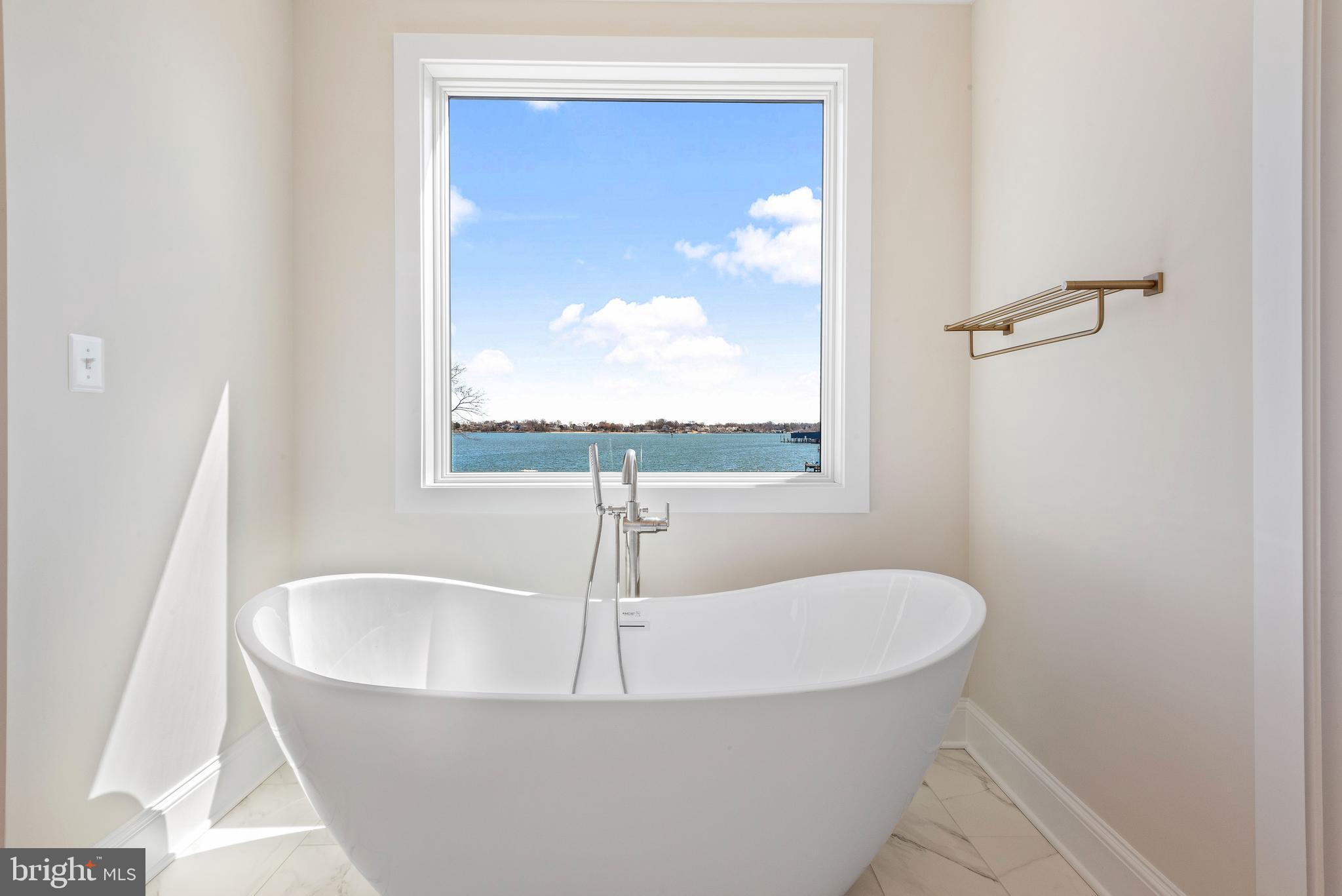 SELBY ON THE BAY - Residential