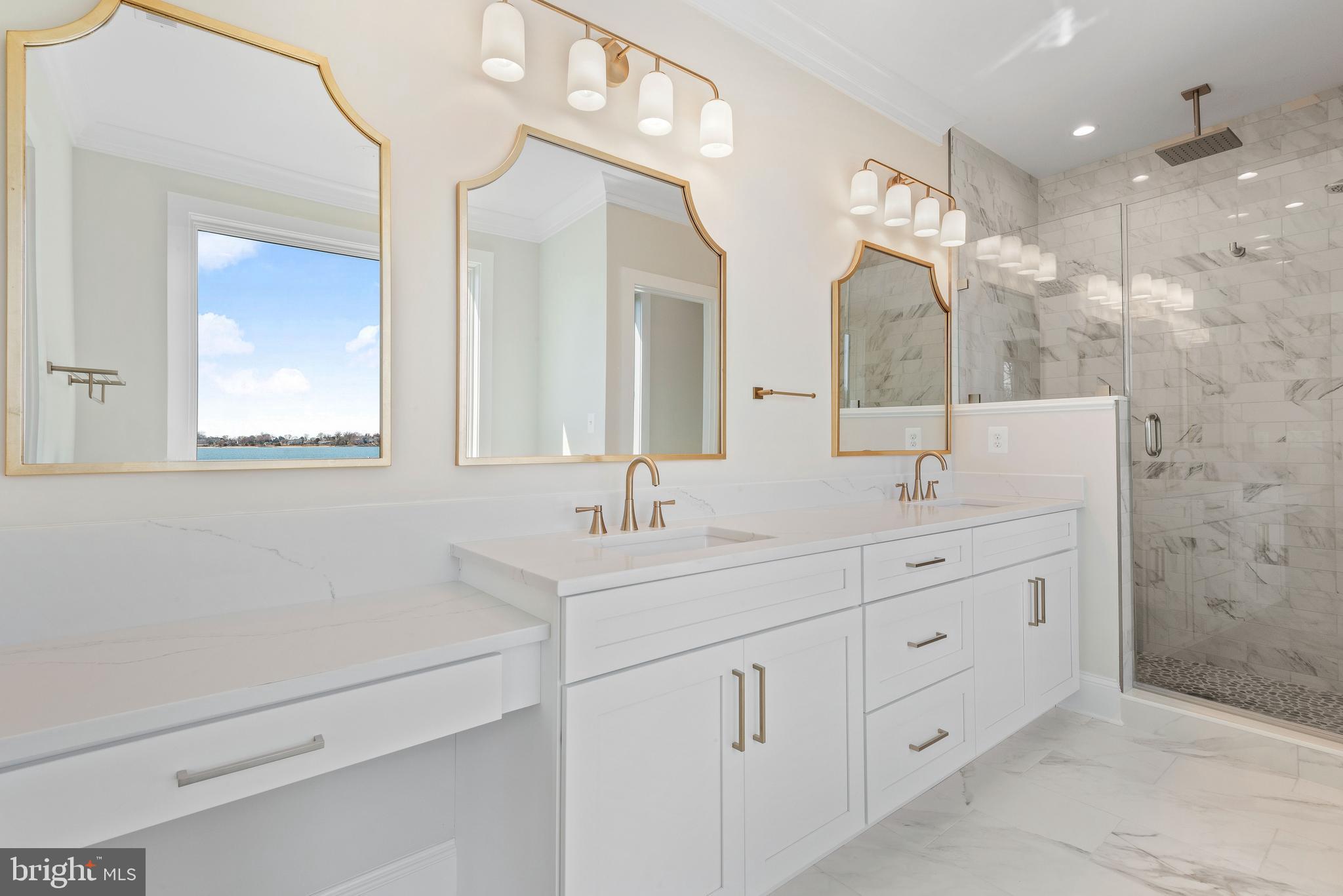 SELBY ON THE BAY - Residential