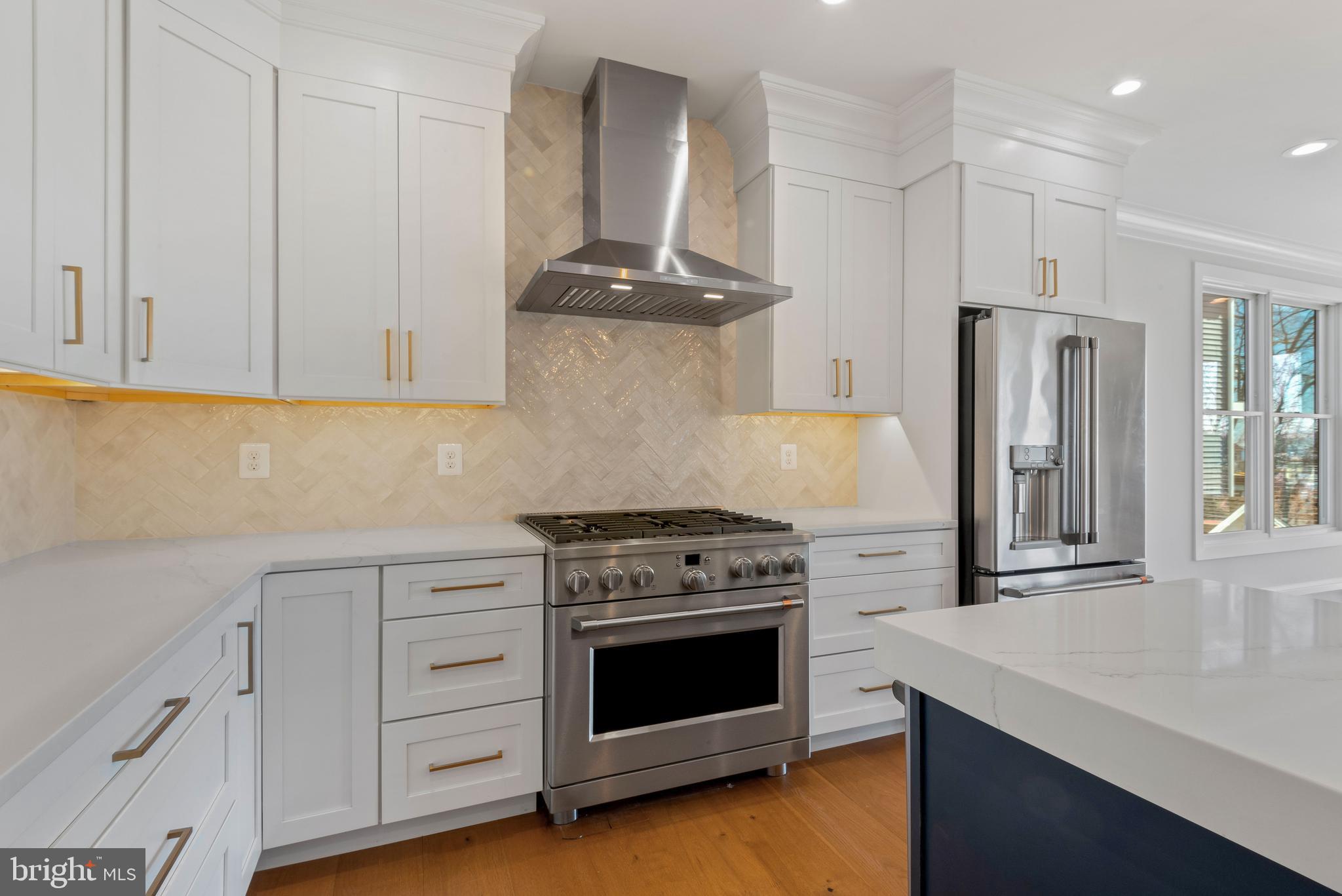 SELBY ON THE BAY - Residential