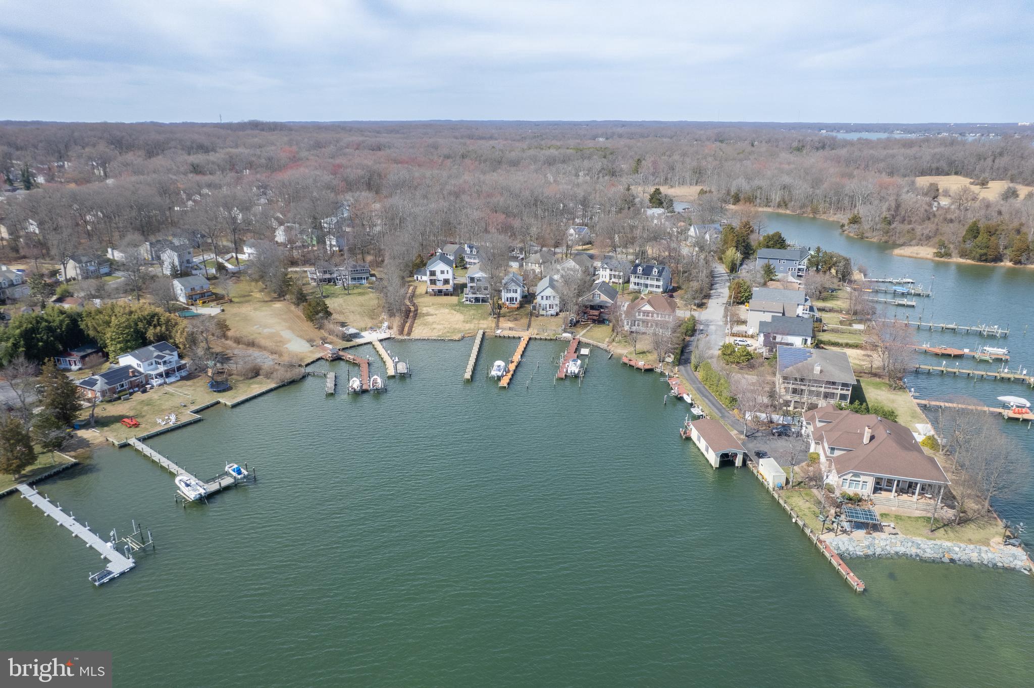 SELBY ON THE BAY - Residential