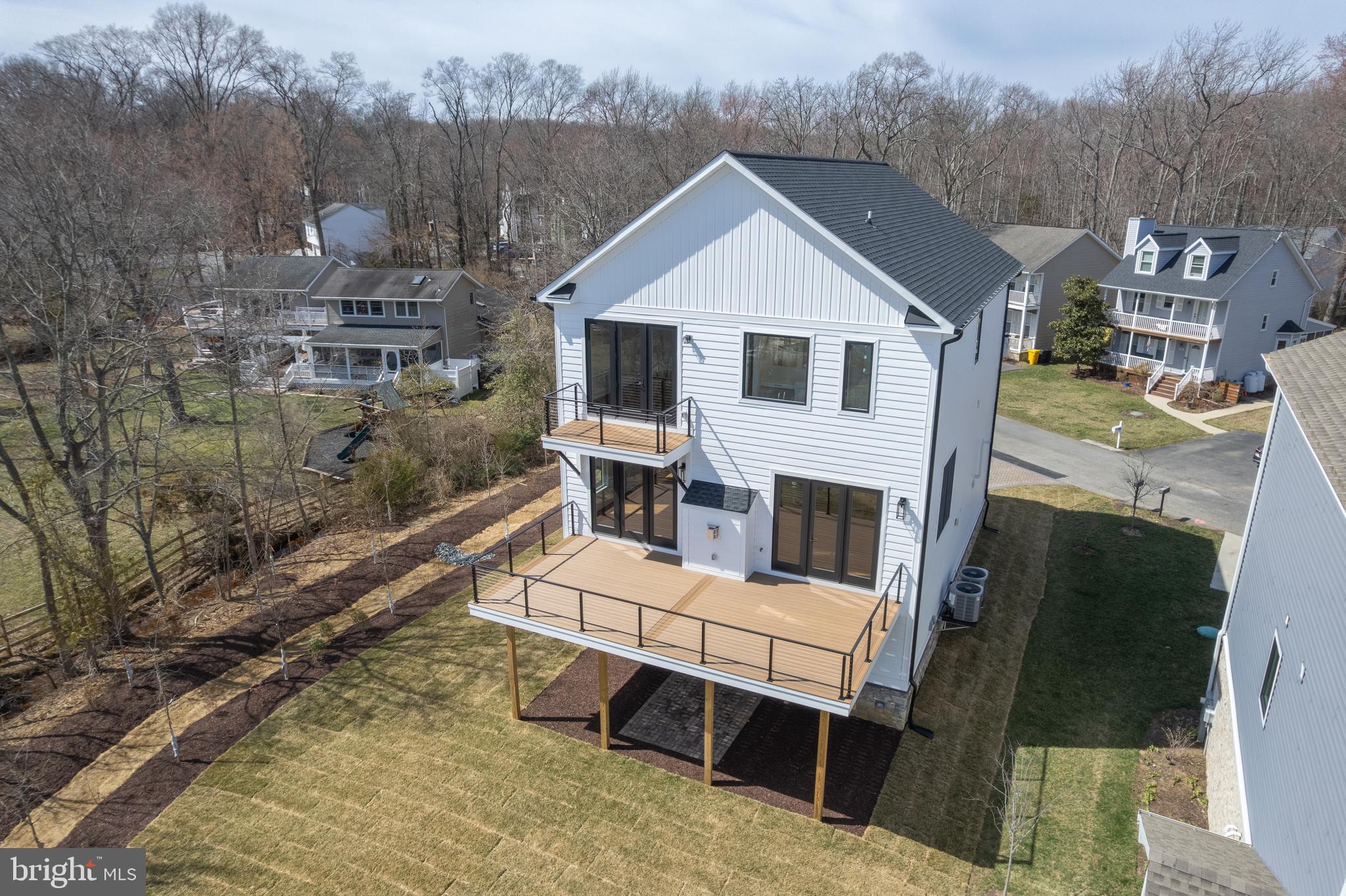 SELBY ON THE BAY - Residential