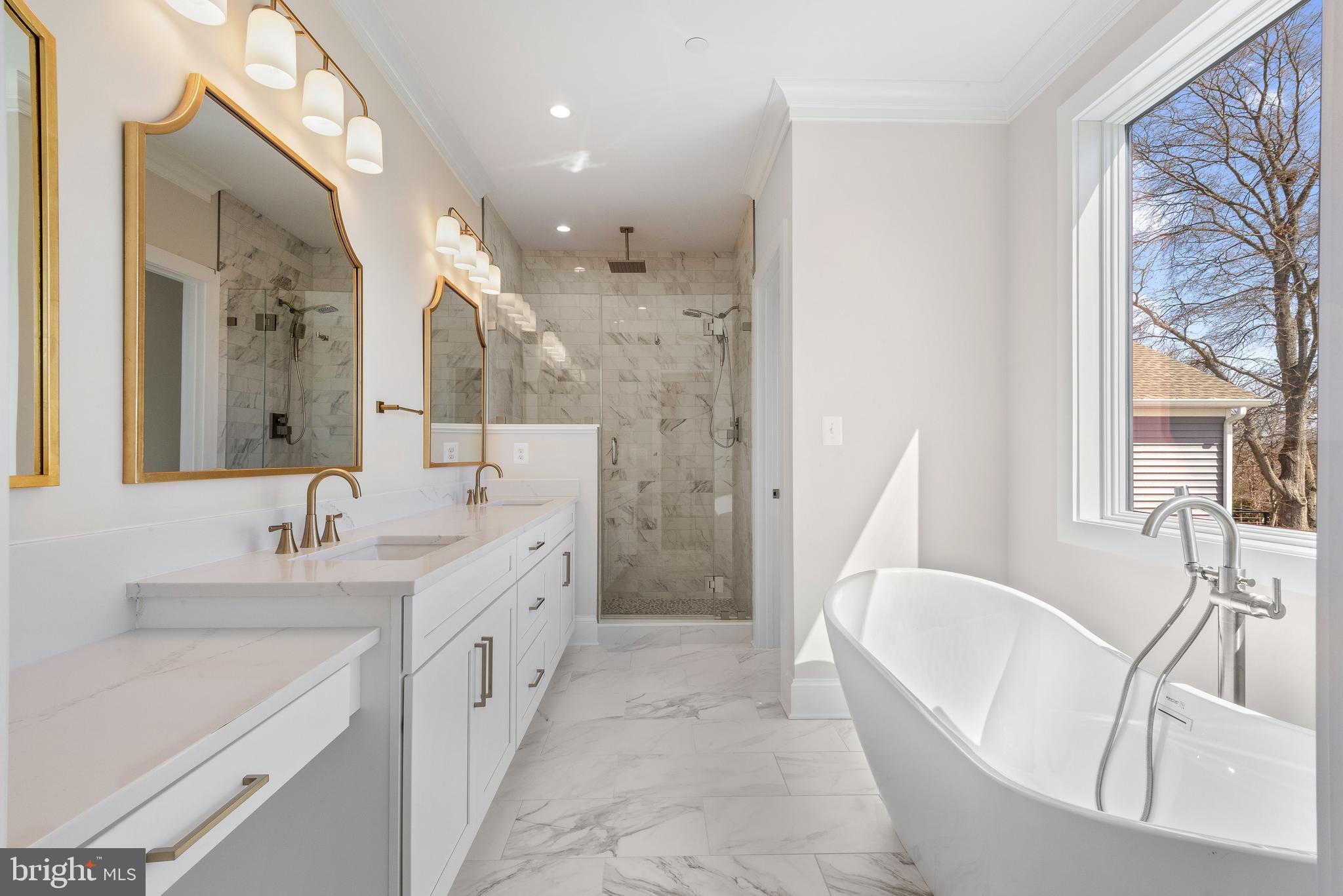 SELBY ON THE BAY - Residential