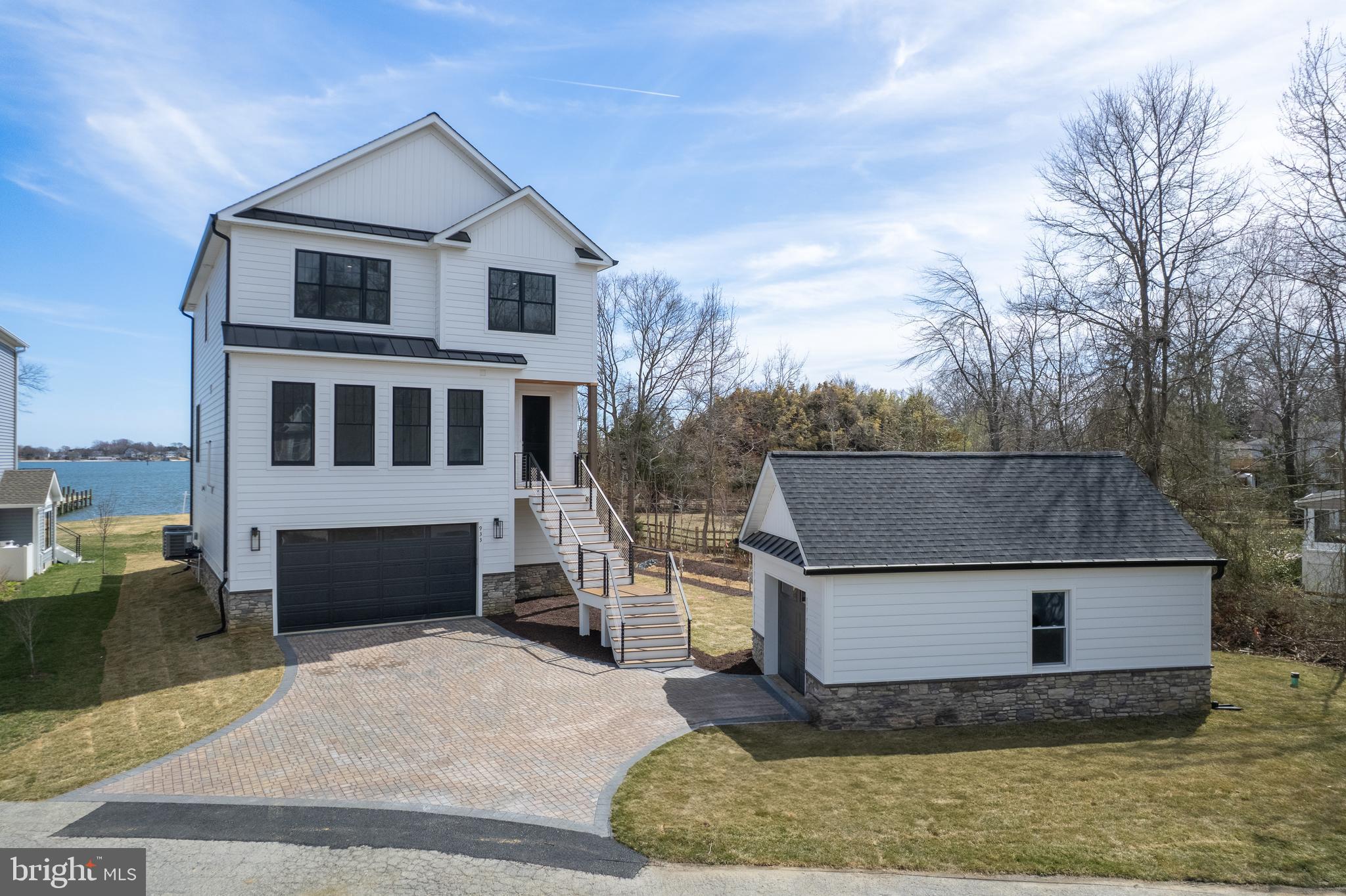 SELBY ON THE BAY - Residential