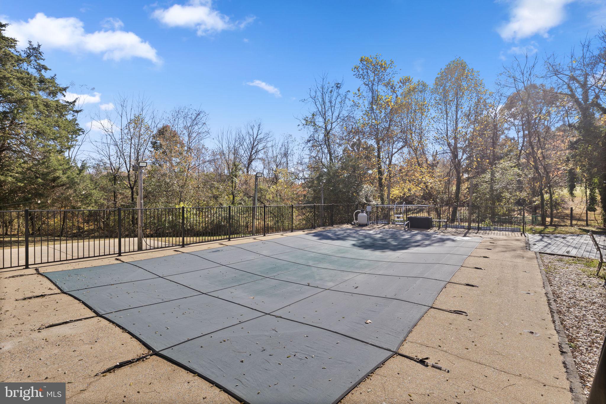 TOWN OF LOUISA - Residential