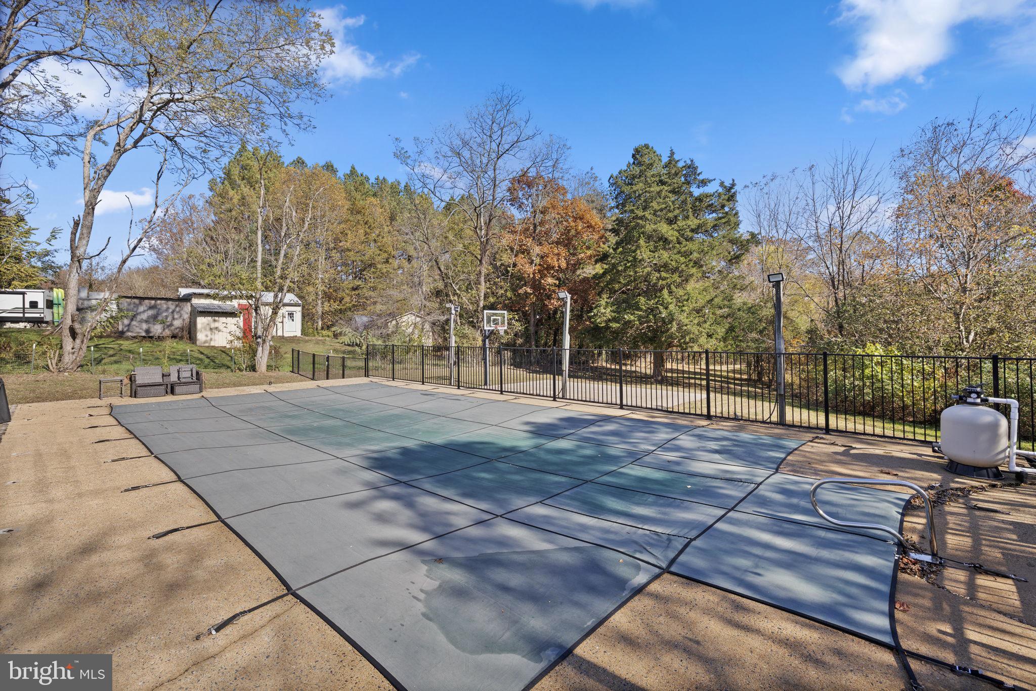 TOWN OF LOUISA - Residential