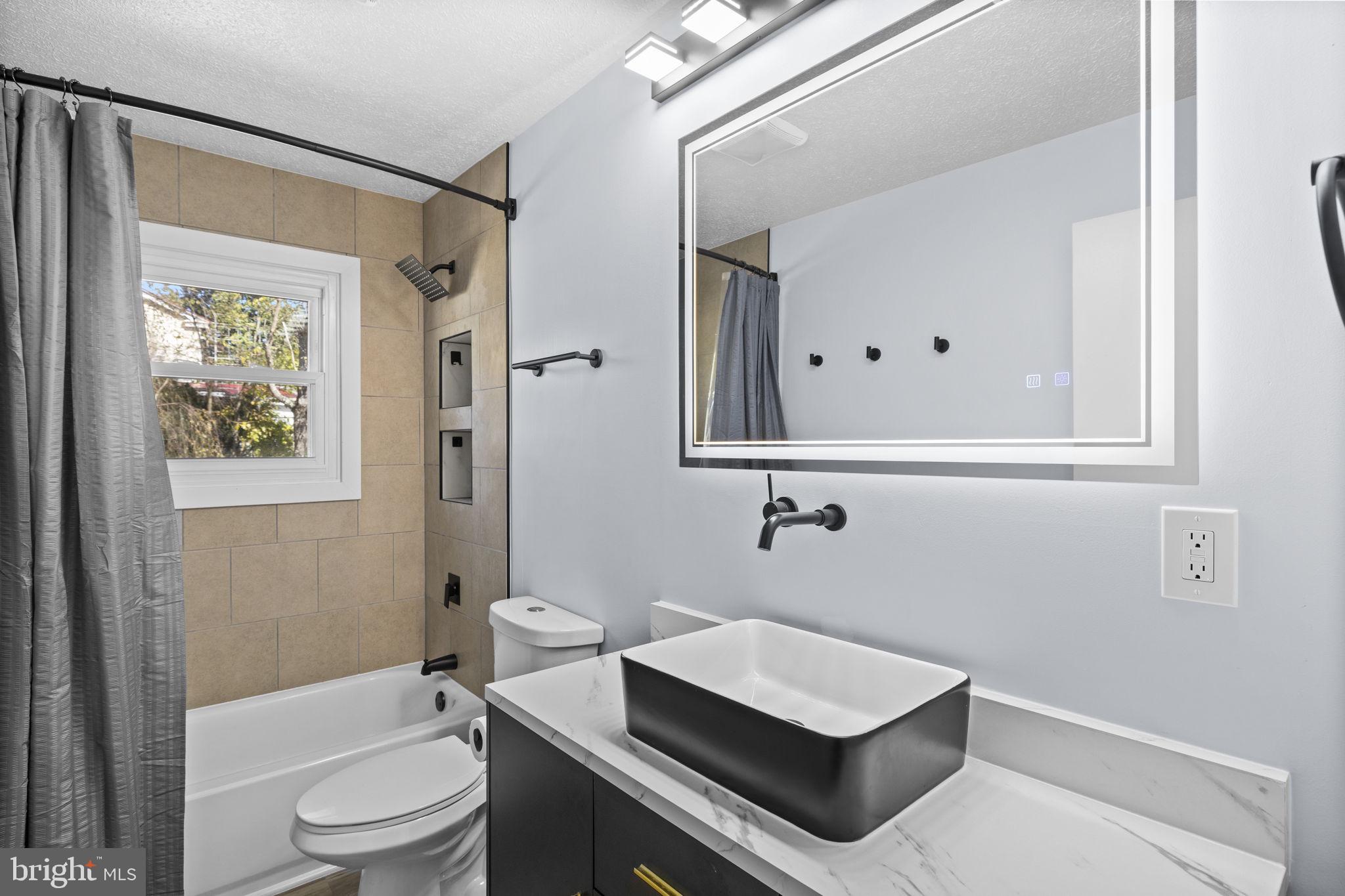 TOWN OF LOUISA - Residential