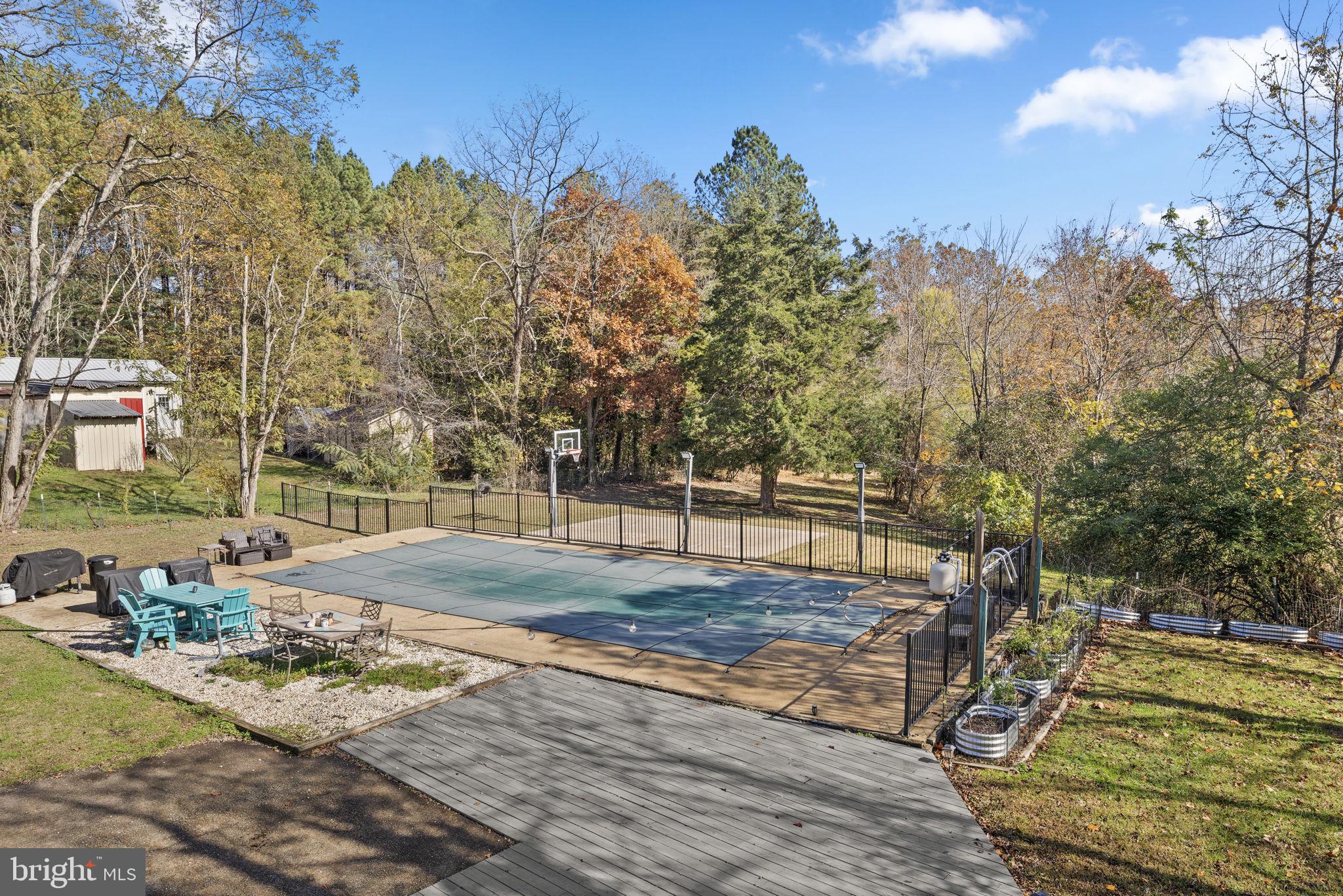 TOWN OF LOUISA - Residential