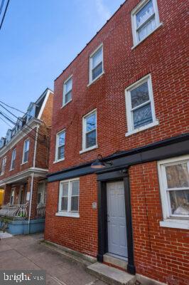 STADIUM DISTRICT - Residential Lease