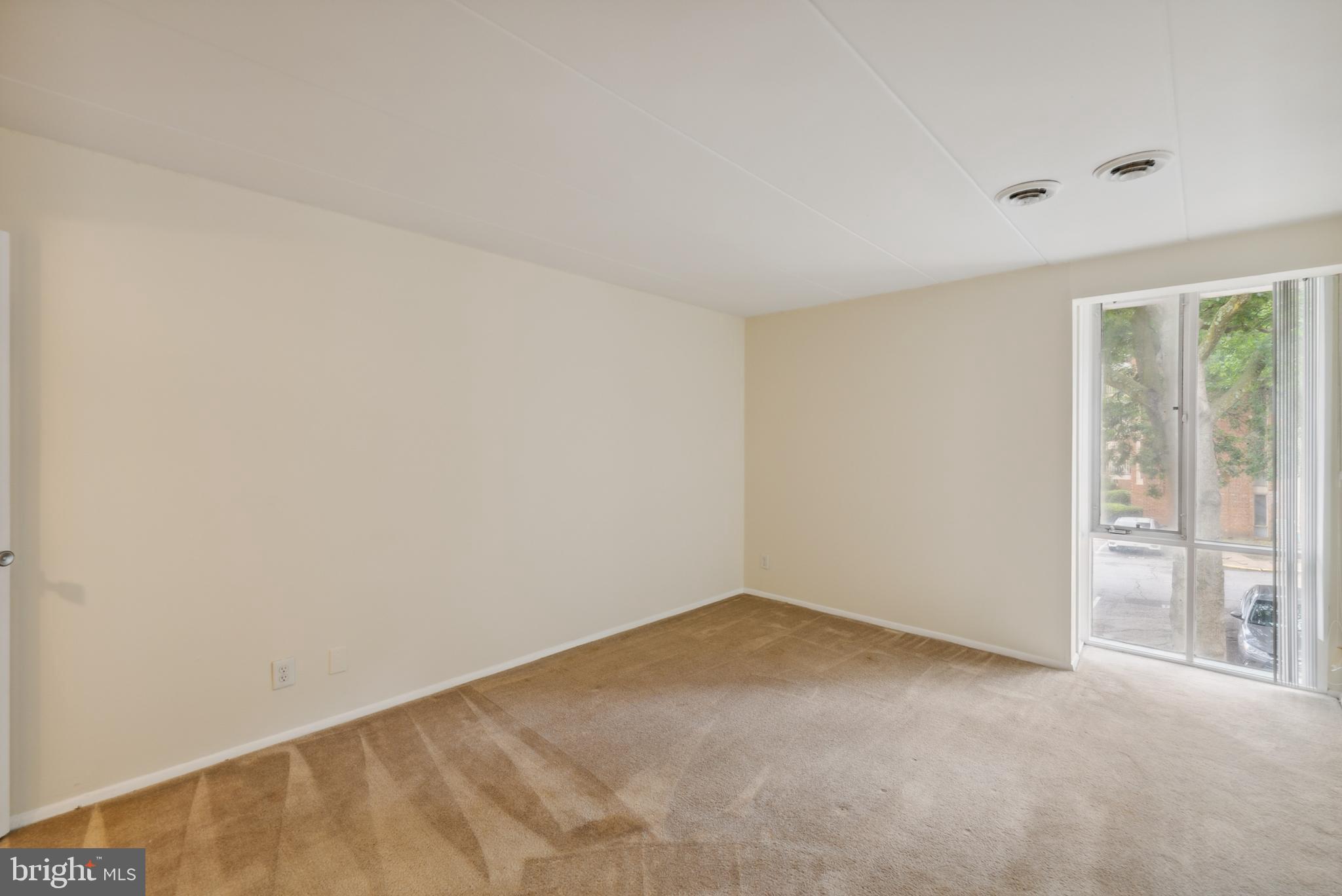 HUNTINGTON CLUB - Residential