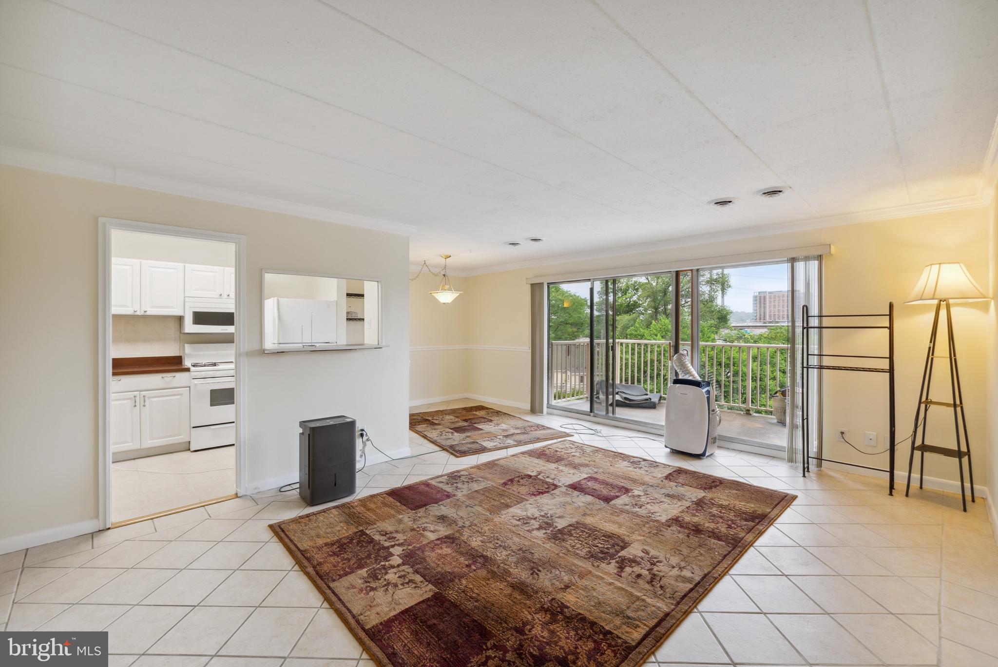 HUNTINGTON CLUB - Residential