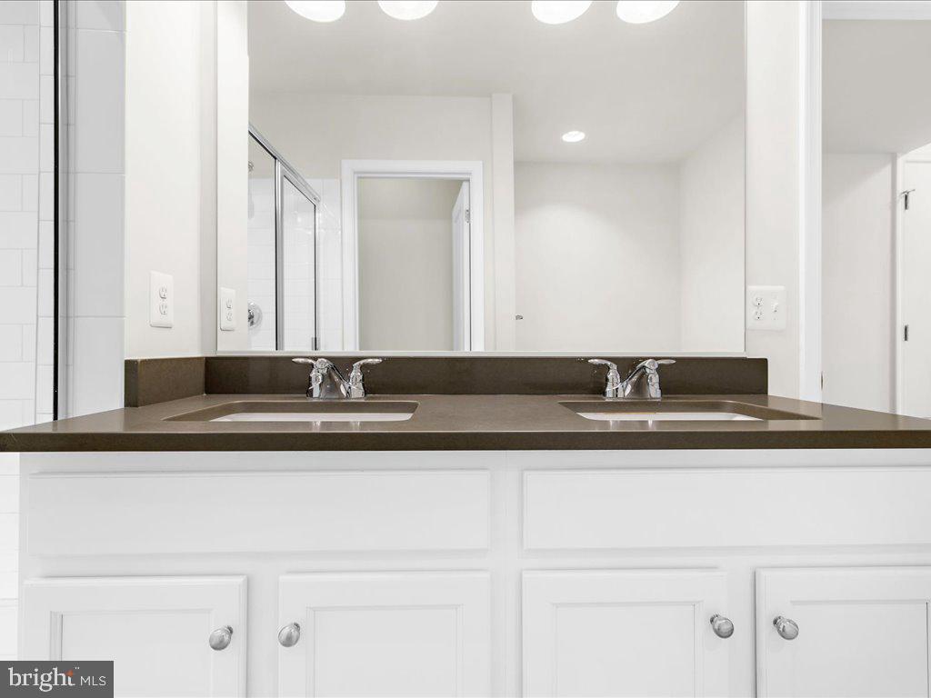 STONEY RUN - Residential