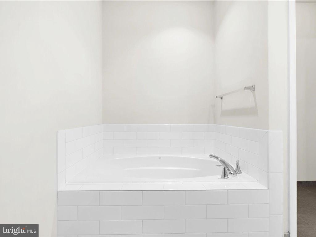 STONEY RUN - Residential