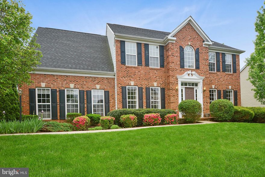 EXCELLENT VALUE for SINGLE FAMILY HOME in GATED PIEDMONT. 6BR or 5BR w/LOFT OVER GARAGE, 3.5 BATH COLONIAL w/SUNROOM OFF KITCHEN, Excellent 1/3 ACRE.  LIVING ROOM or 1ST FLOOR STUDY, SEP. FORMAL DINING ROOM, FINISHED REC ROOM w/LARGE IN-LAW/TEEN SUITE w/FULL BATH in BASEMENT. AWARD WINNING GATED GOLF COMM.*FITNESS CENTER+++