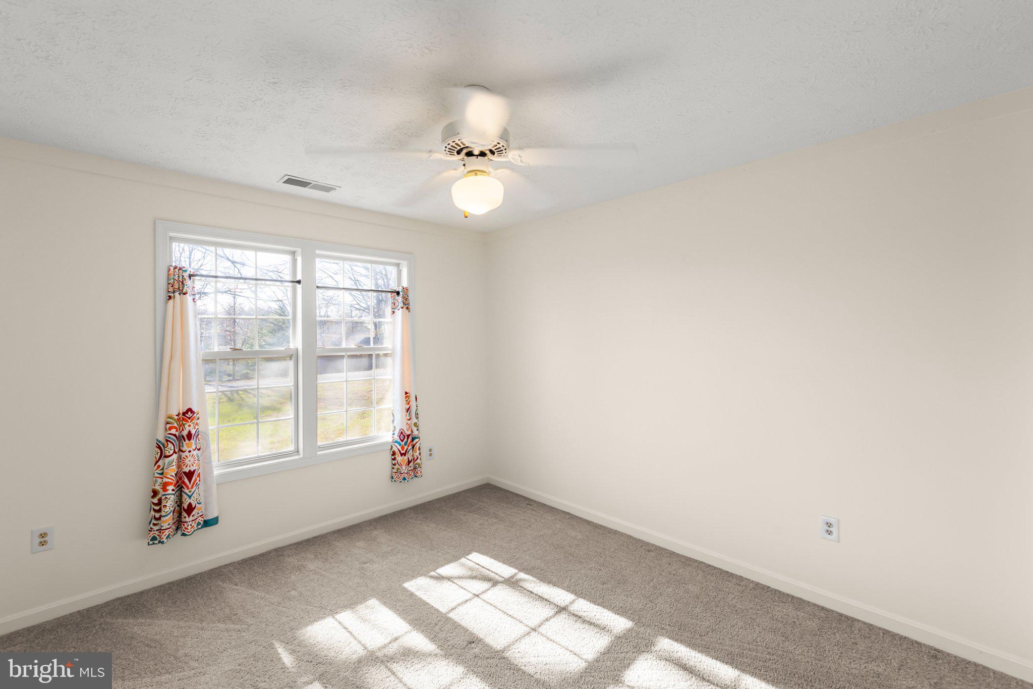 LAKE HOLIDAY ESTATES - Residential