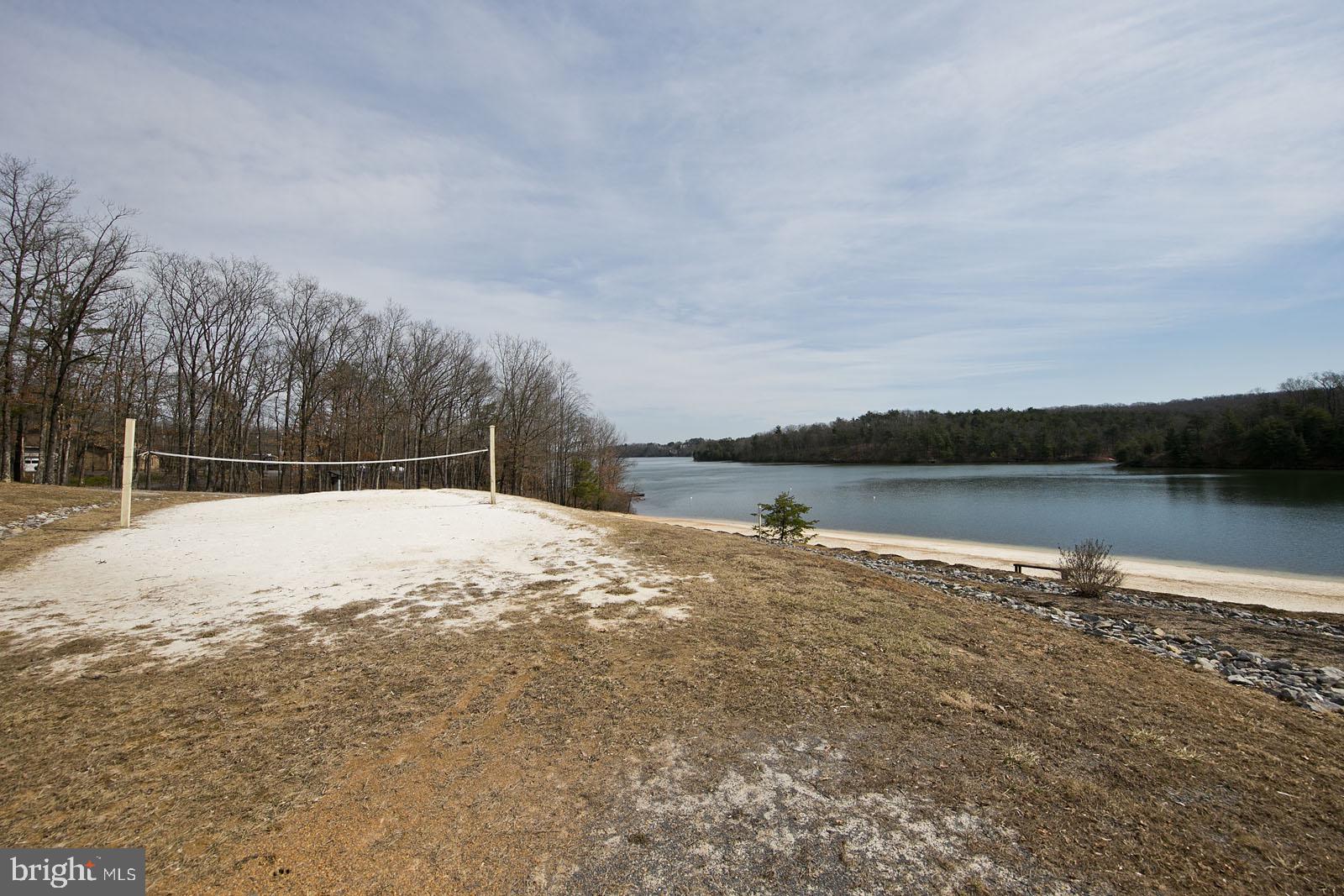 LAKE HOLIDAY ESTATES - Residential