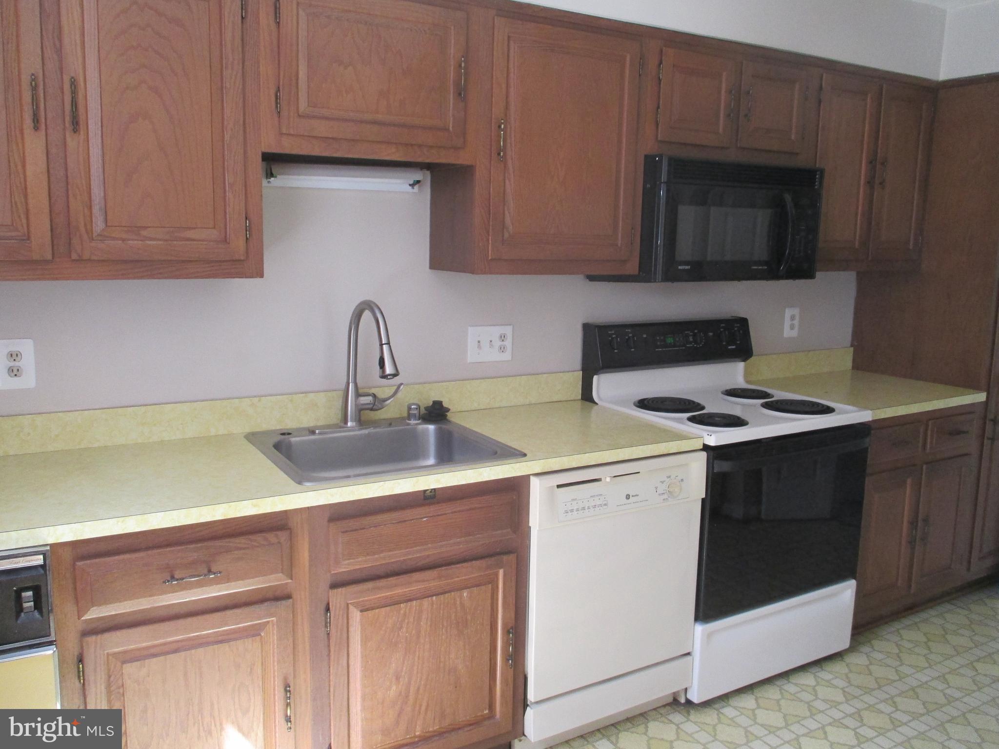 LEEWOOD - Residential Lease