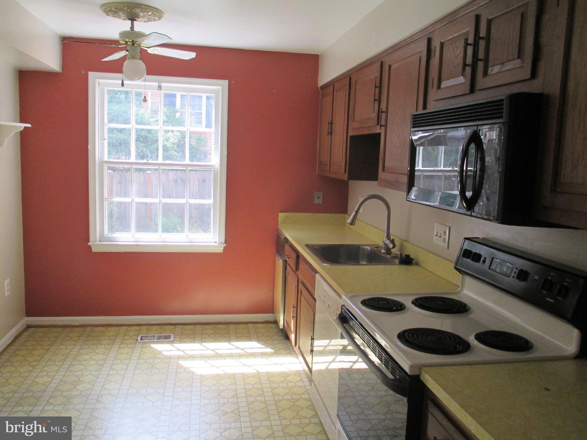 LEEWOOD - Residential Lease