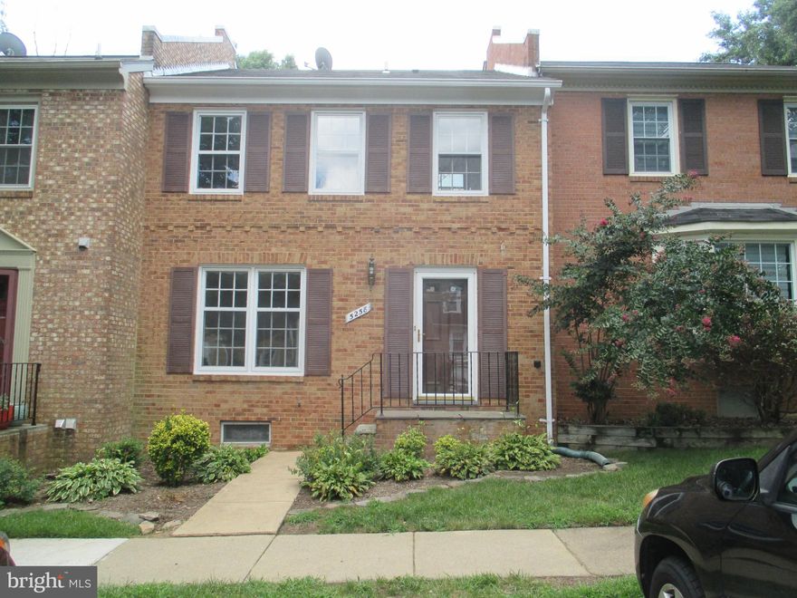SPACIOUS BRICK TOWN-HOME SITUATED BETWEEN 495 AND 395 FOR QUICK ACCESS AND SHORT DISTANCE TO VAN DORN AND SPRINGFIELD METRO STATIONS. THIS 3 BEDROOM 3.5 BATH HOME IS READY FOR IMMEDIATE MOVE IN. CLOSE TO SHOPPING AREA AND RESTAURANTS.