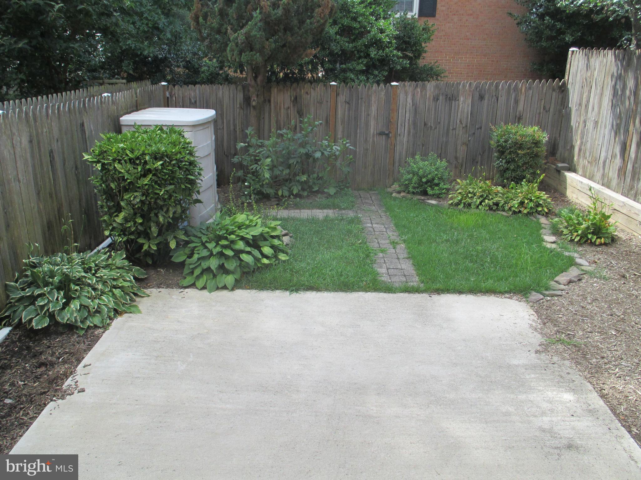 LEEWOOD - Residential Lease