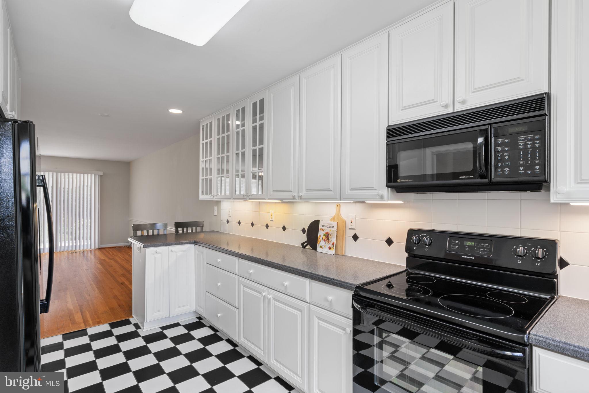 WESTMORELAND PLACE - Residential Lease