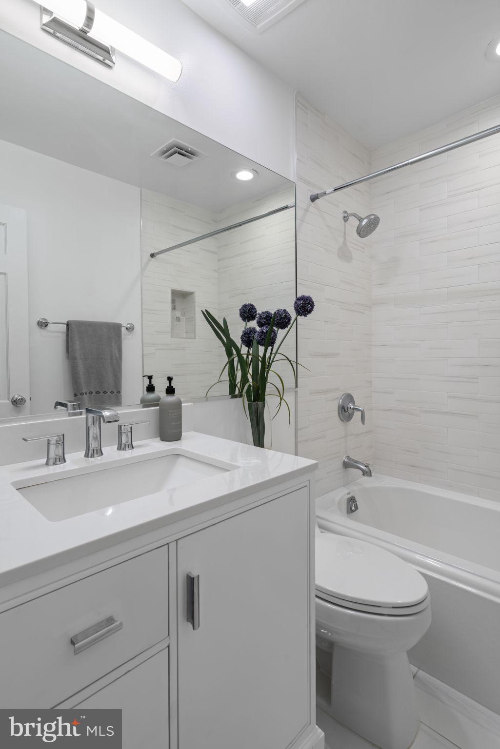 WESTMORELAND PLACE - Residential Lease