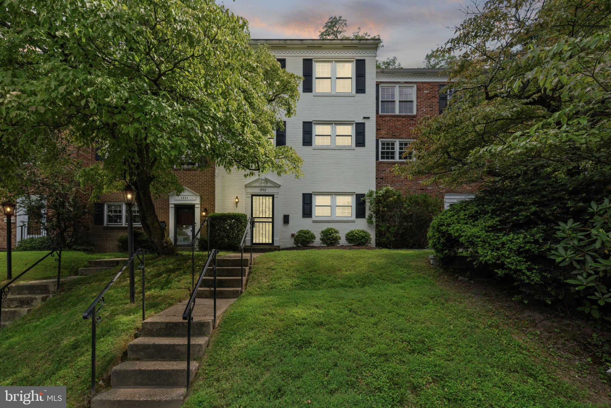 WESTMORELAND PLACE - Residential Lease