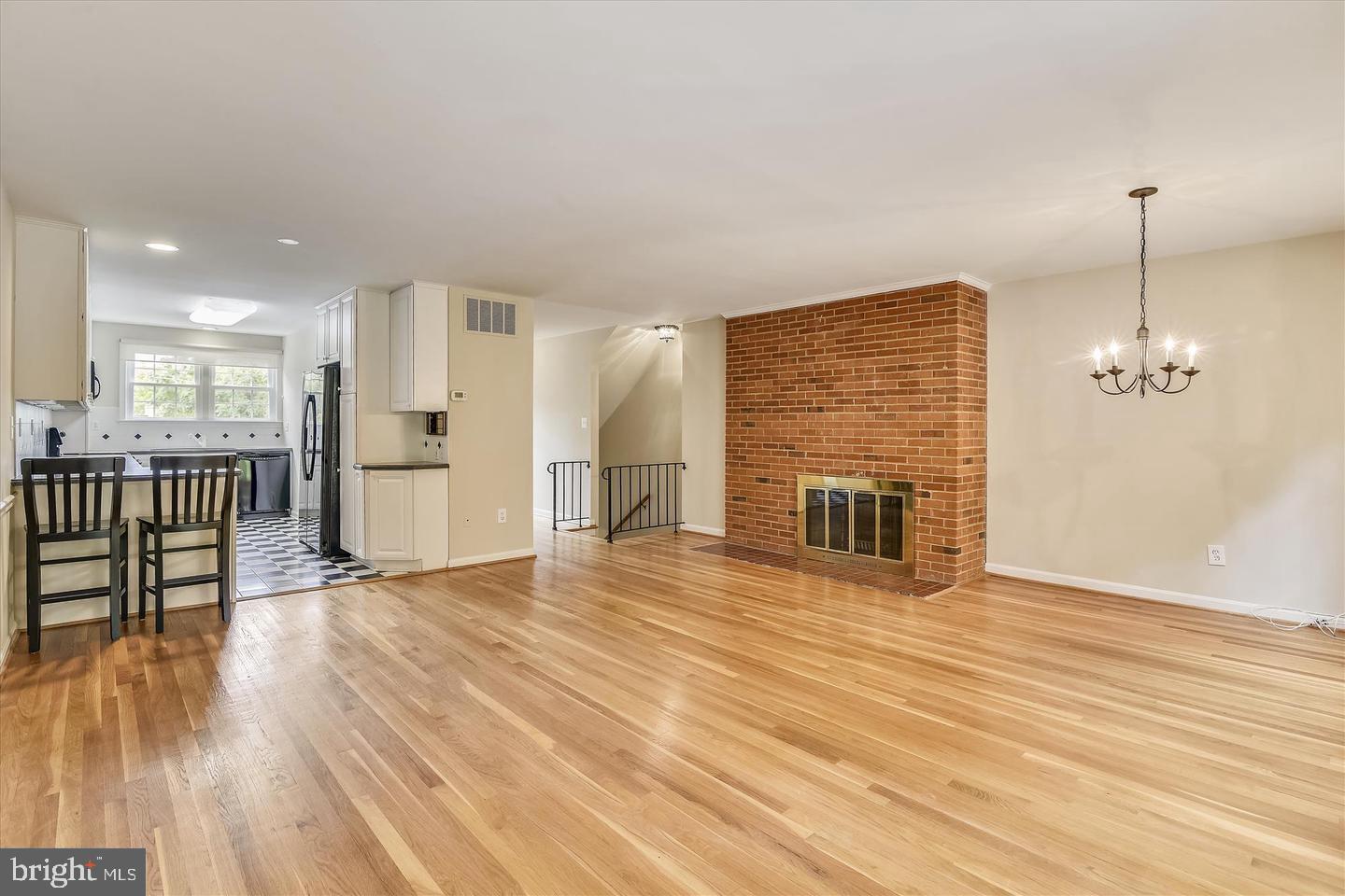 WESTMORELAND PLACE - Residential Lease