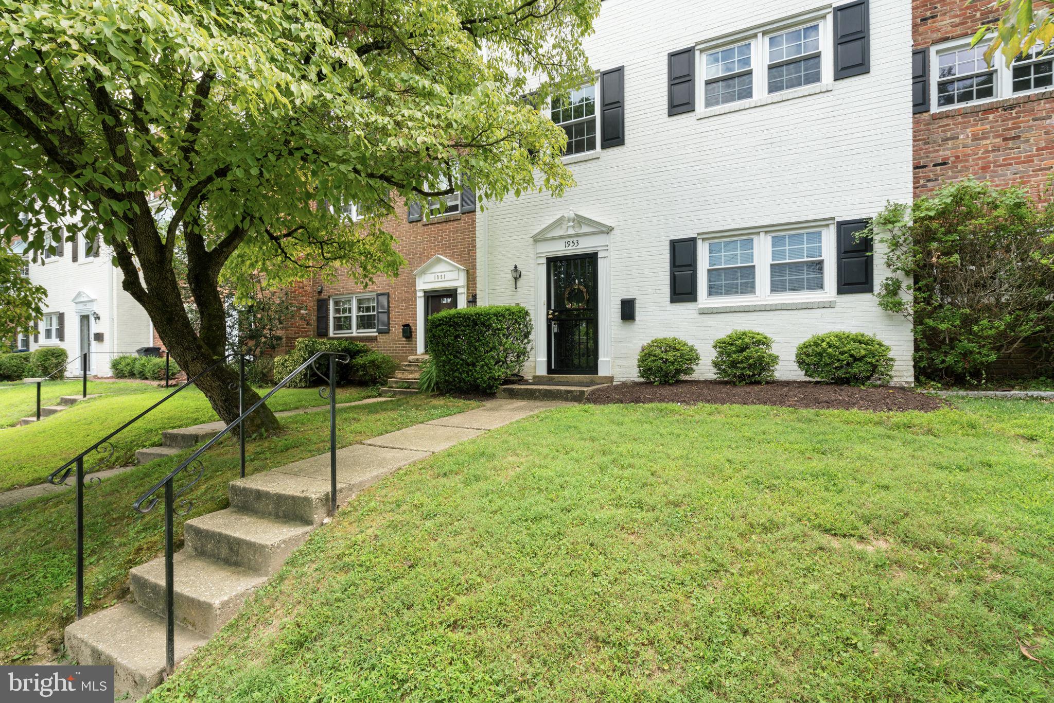 WESTMORELAND PLACE - Residential Lease