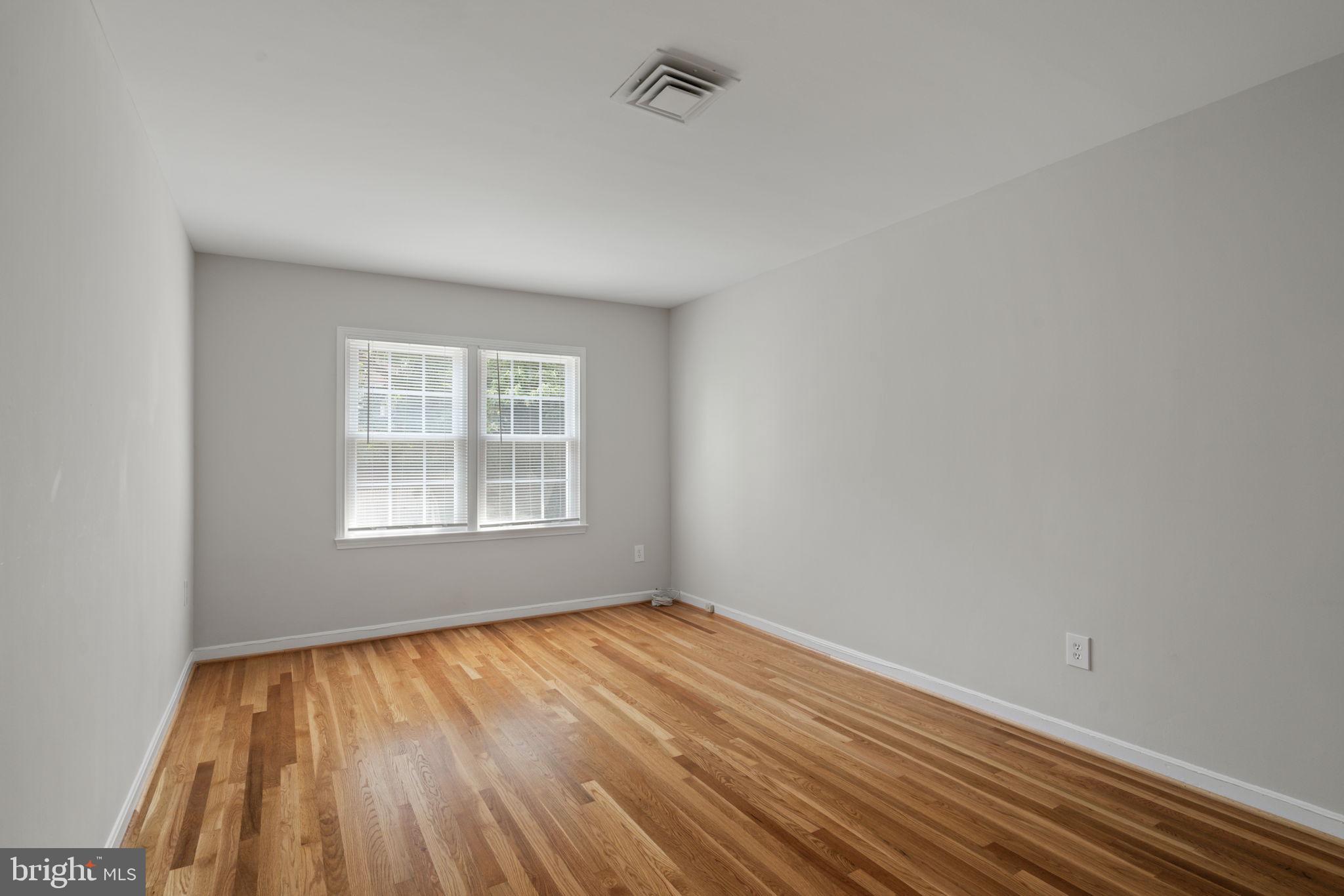 WESTMORELAND PLACE - Residential Lease