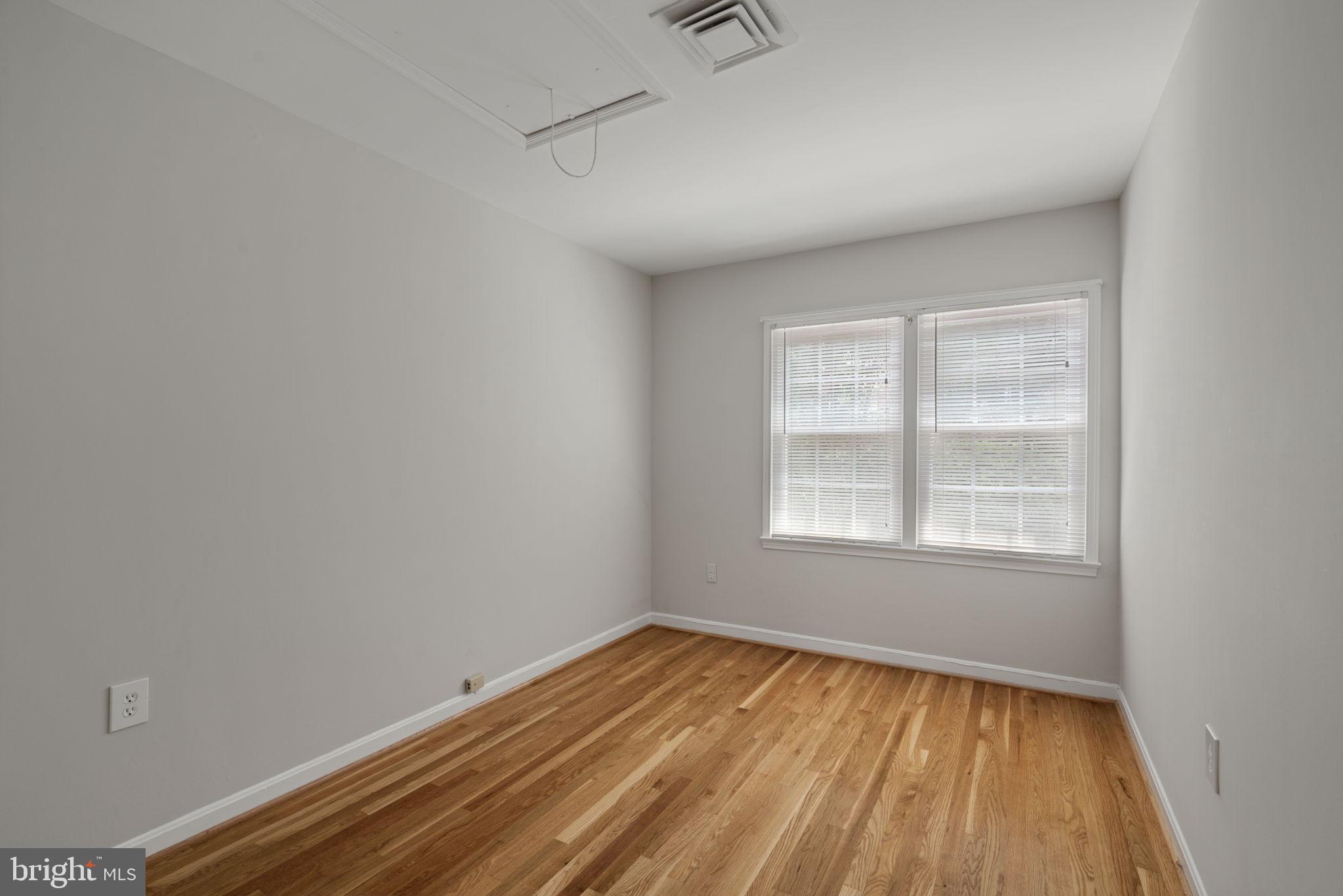 WESTMORELAND PLACE - Residential Lease