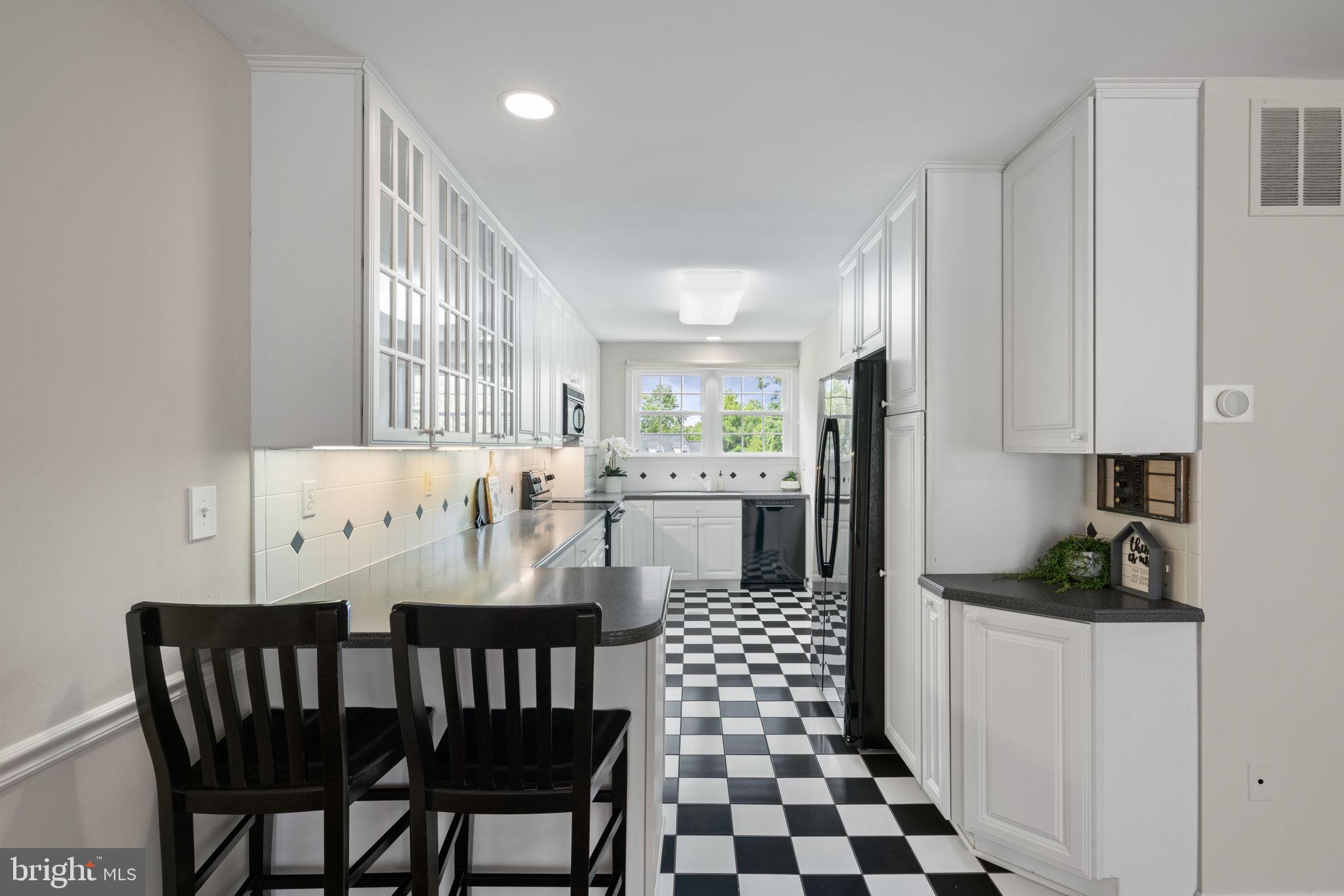 WESTMORELAND PLACE - Residential Lease