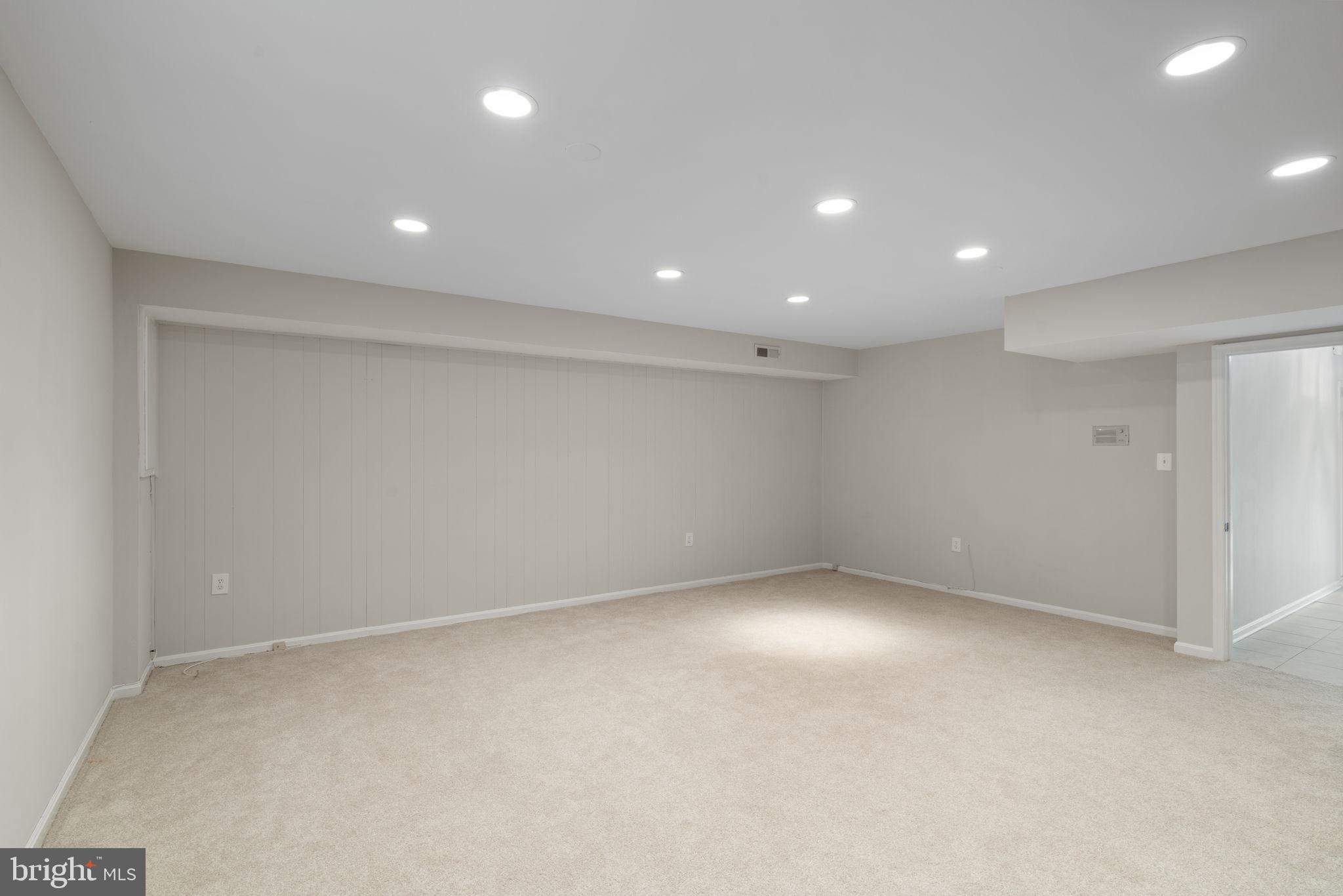 WESTMORELAND PLACE - Residential Lease