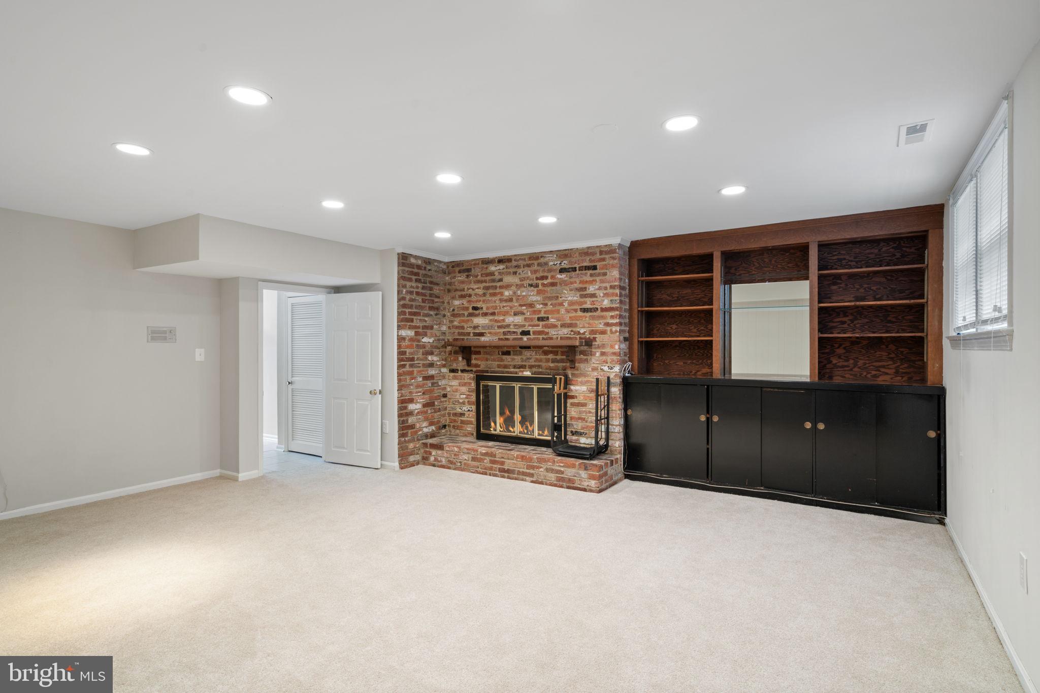 WESTMORELAND PLACE - Residential Lease