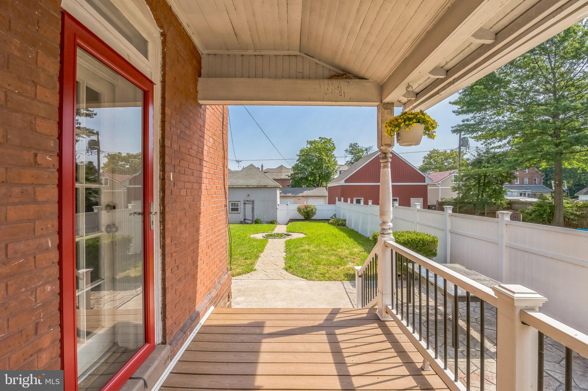 521 COLUMBIA AVENUE