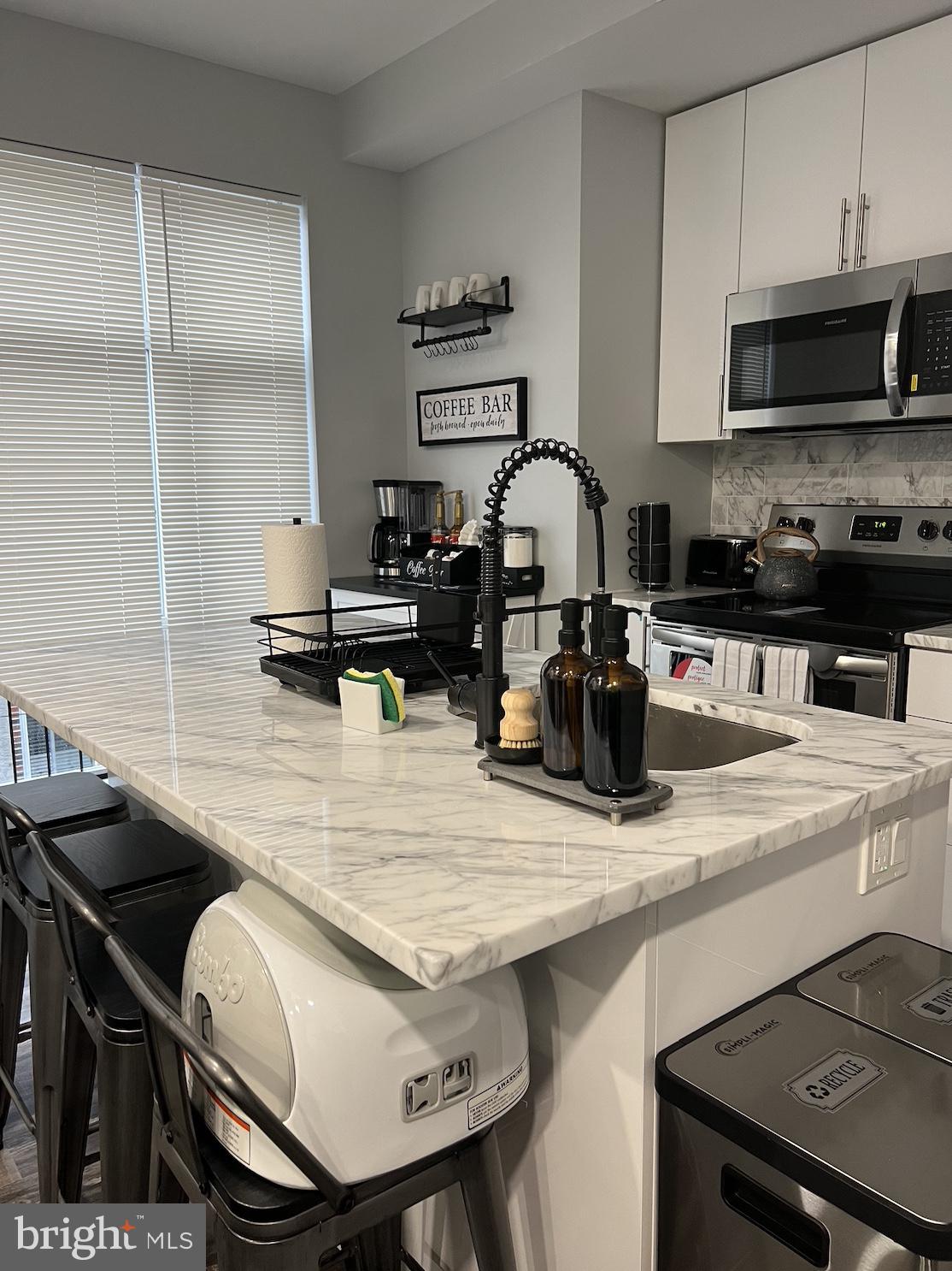 DICKINSON NARROWS - Residential Lease