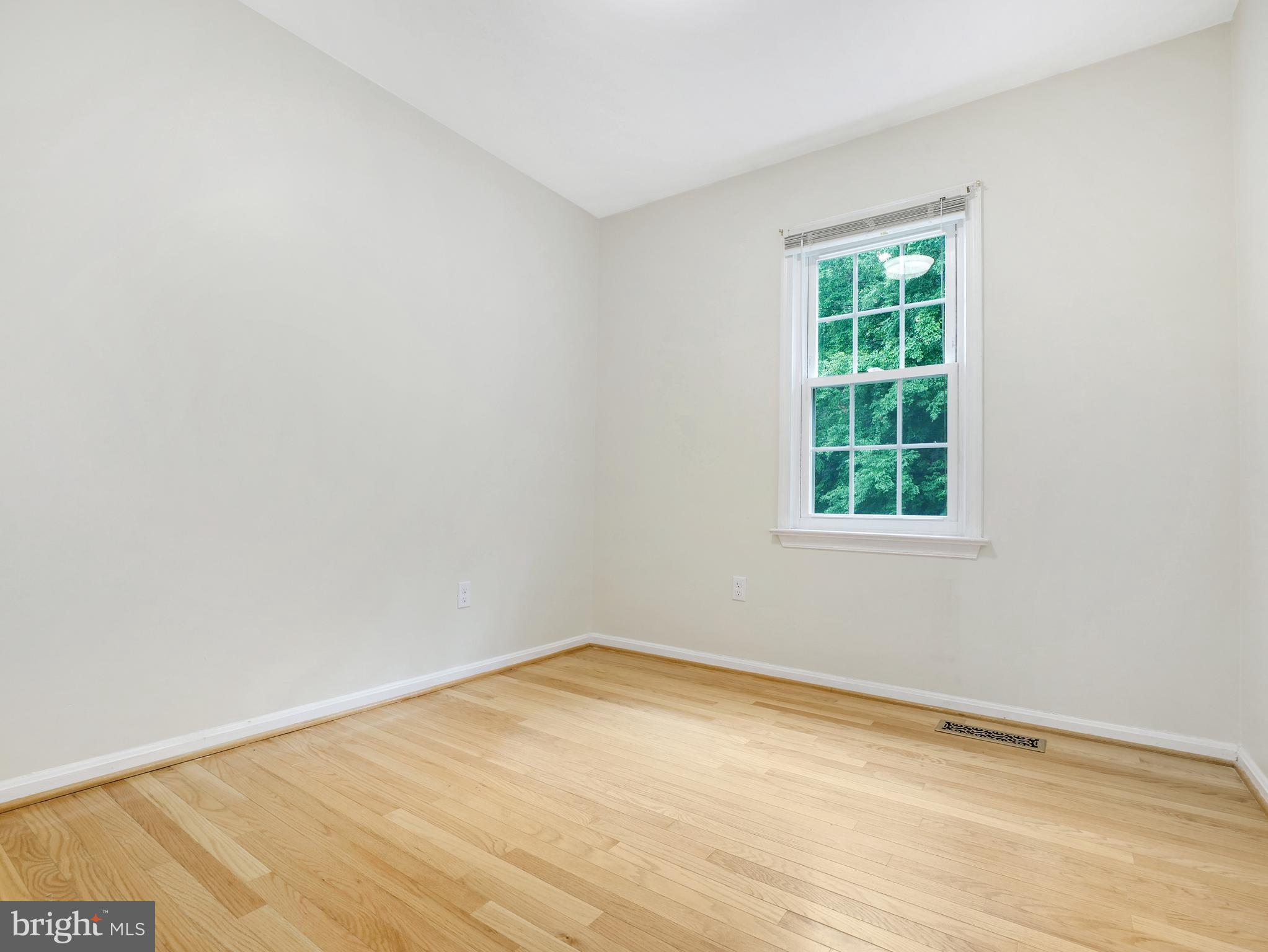 BURGOYNE FOREST WEST - Residential Lease