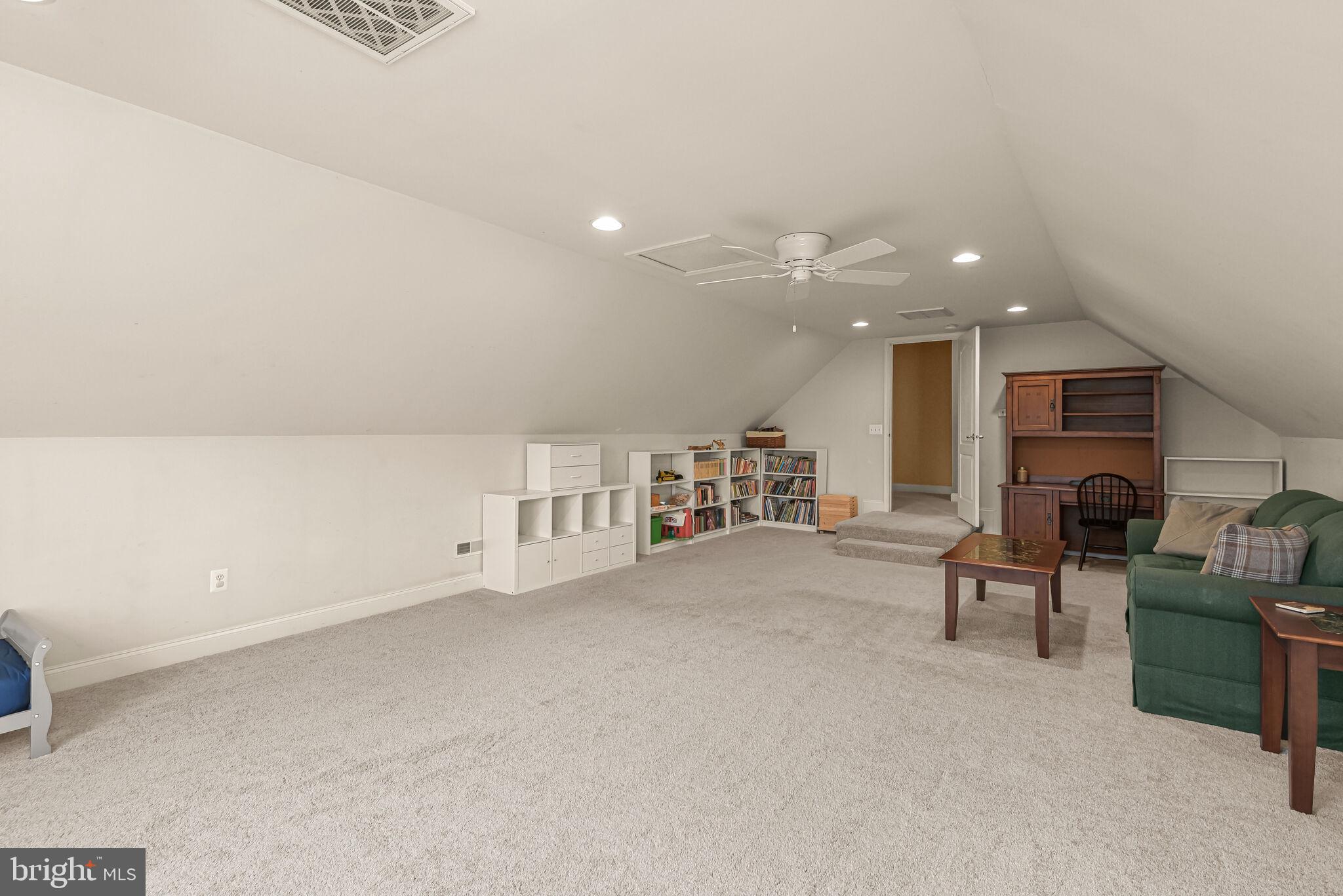 BIG BRANCH OVERLOOK - Residential