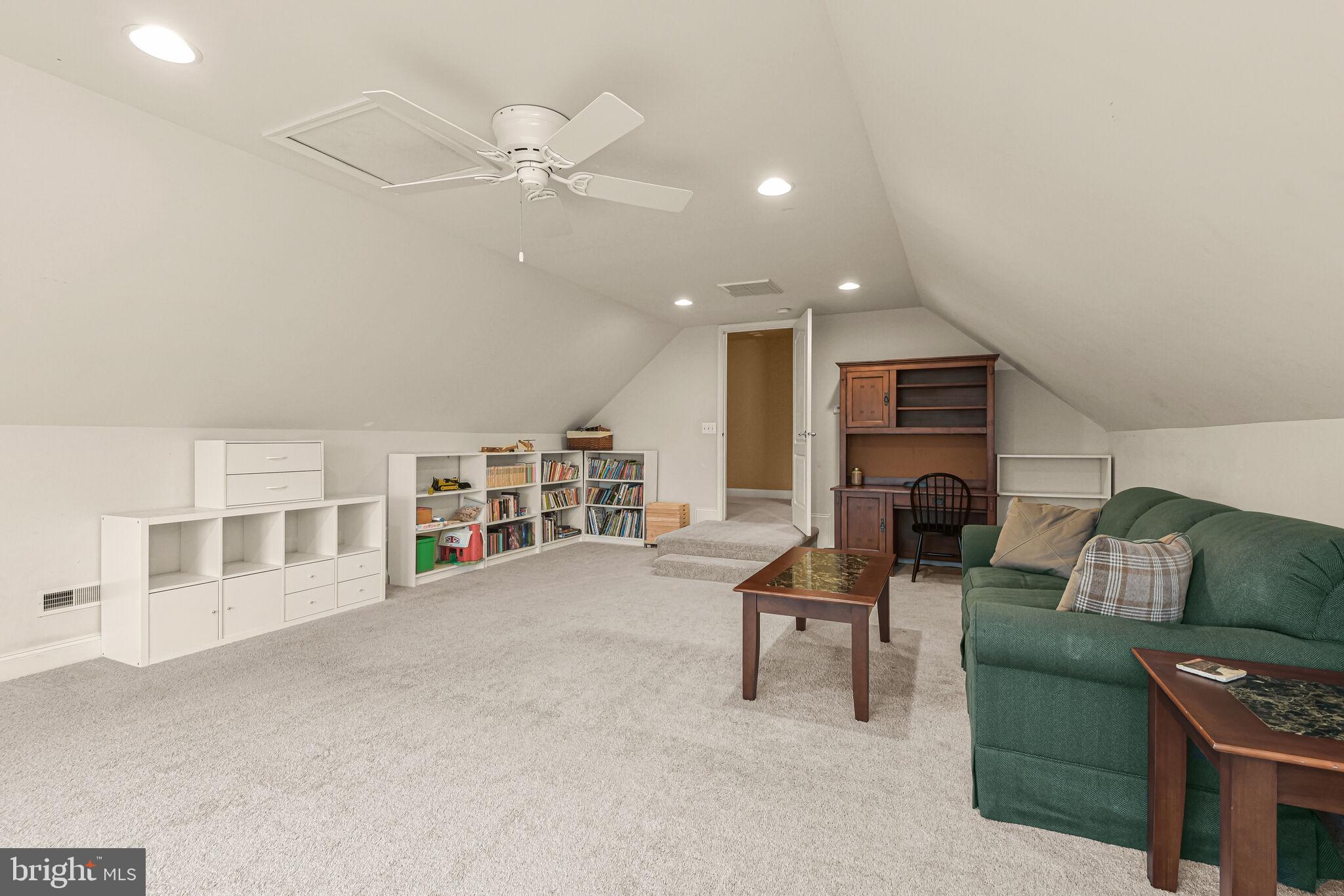 BIG BRANCH OVERLOOK - Residential