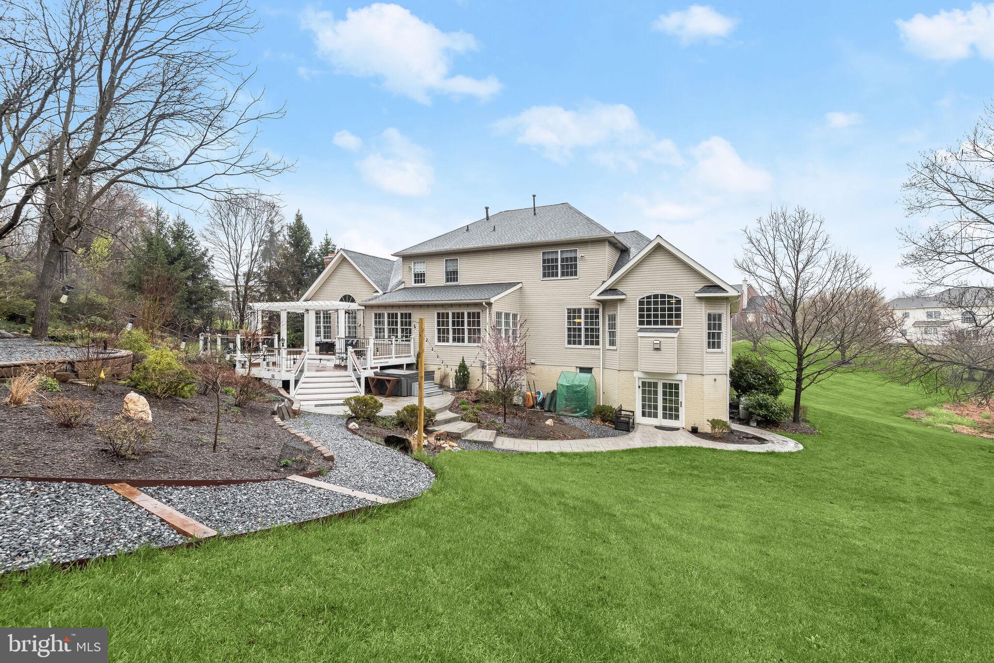 BIG BRANCH OVERLOOK - Residential