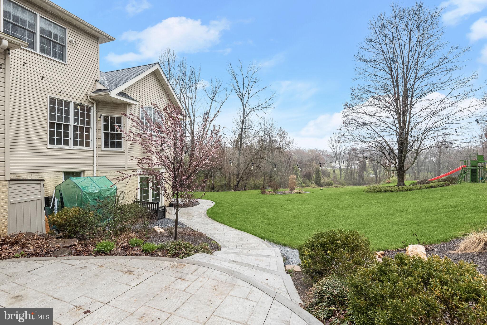 BIG BRANCH OVERLOOK - Residential
