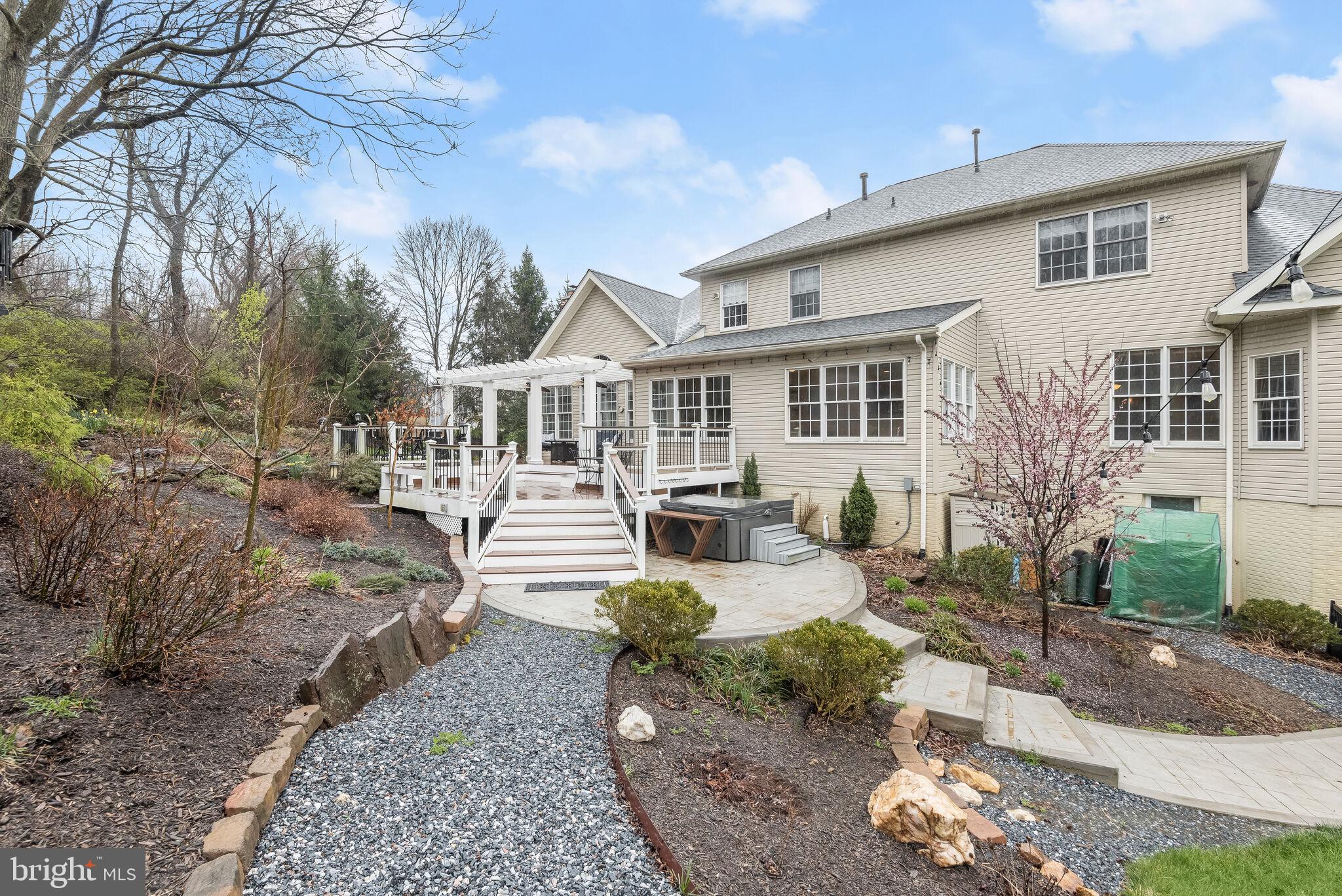 BIG BRANCH OVERLOOK - Residential