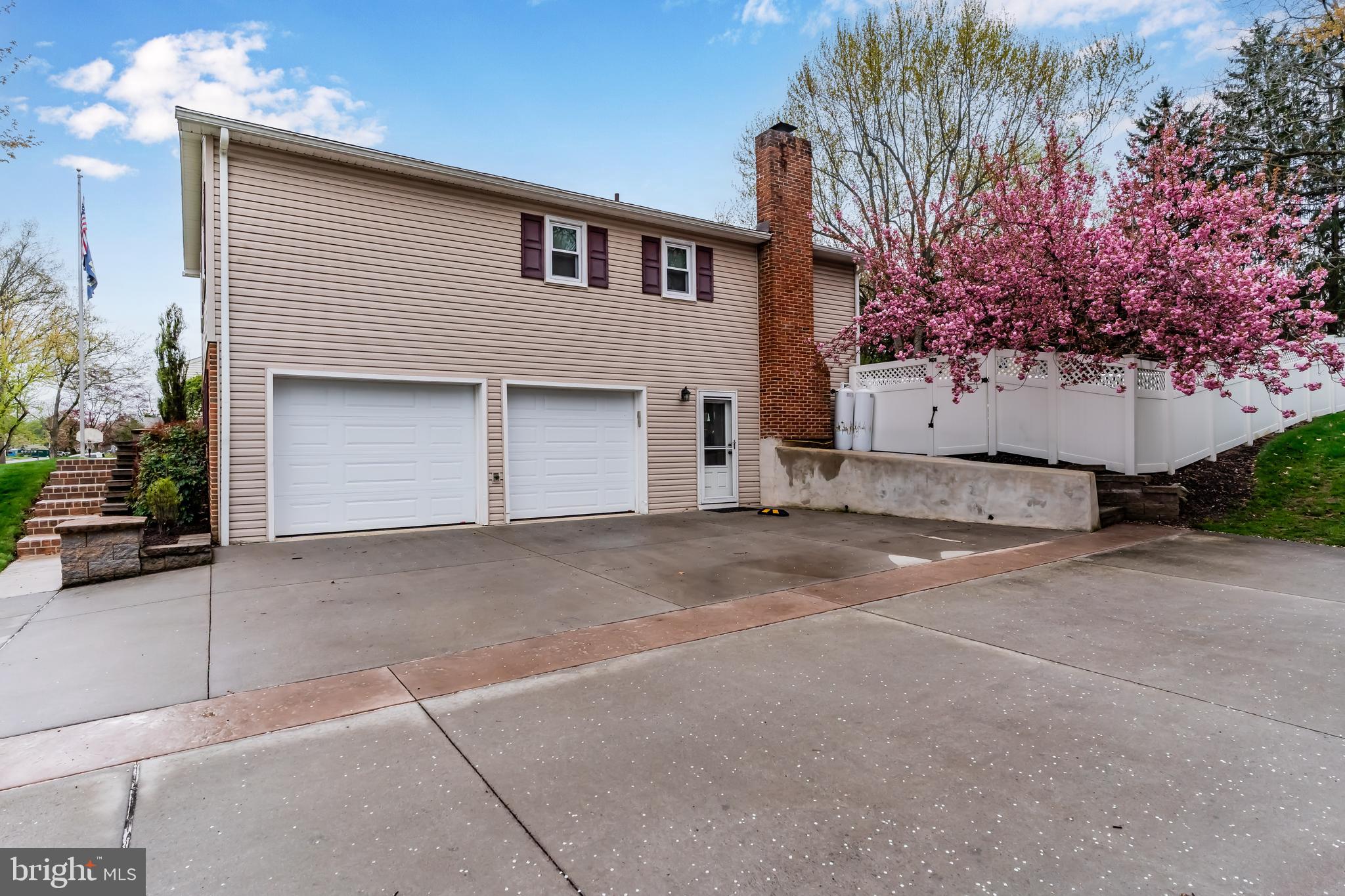 313 INDIAN CREEK DRIVE